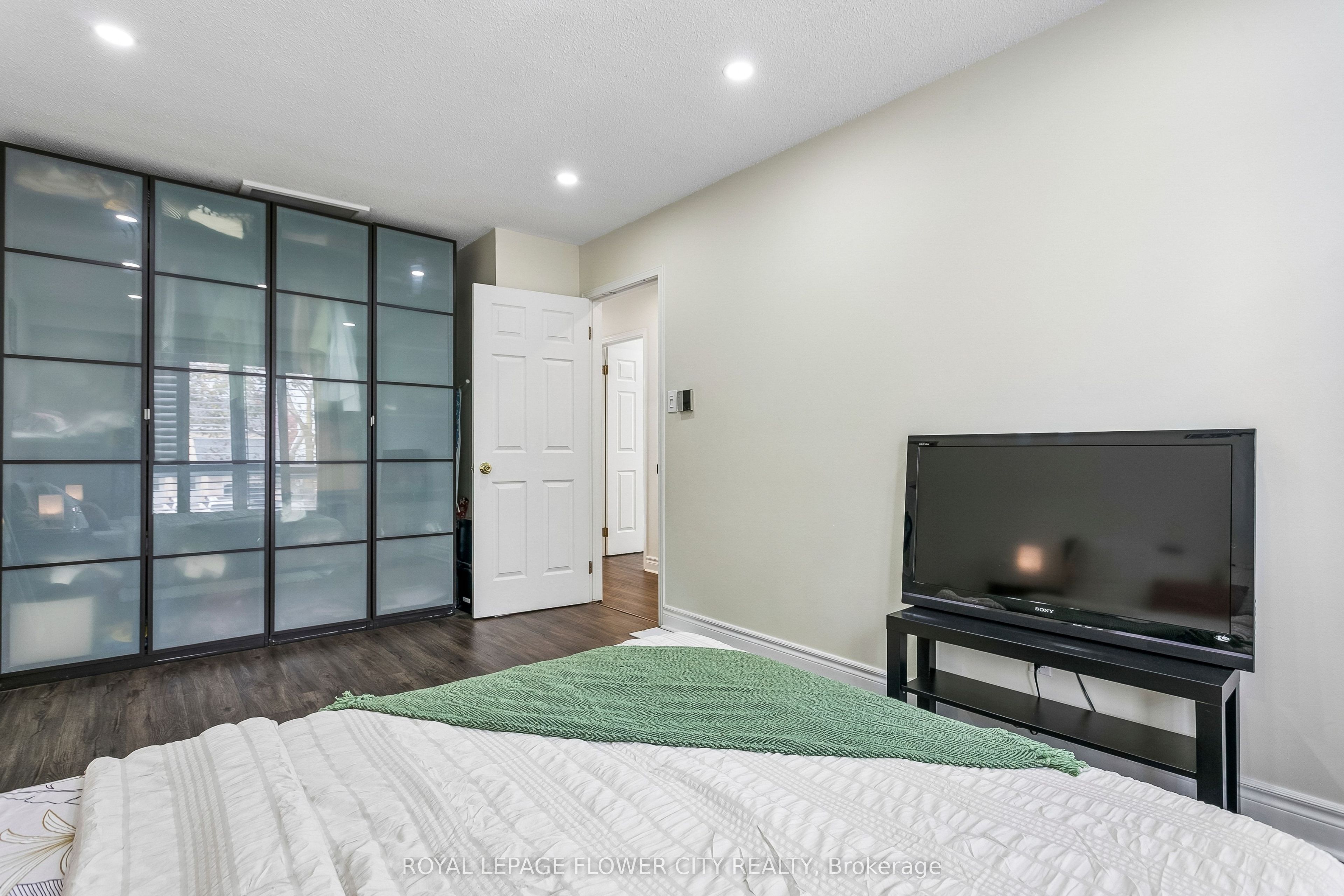 35 Camberley Crescent Property Photo 24