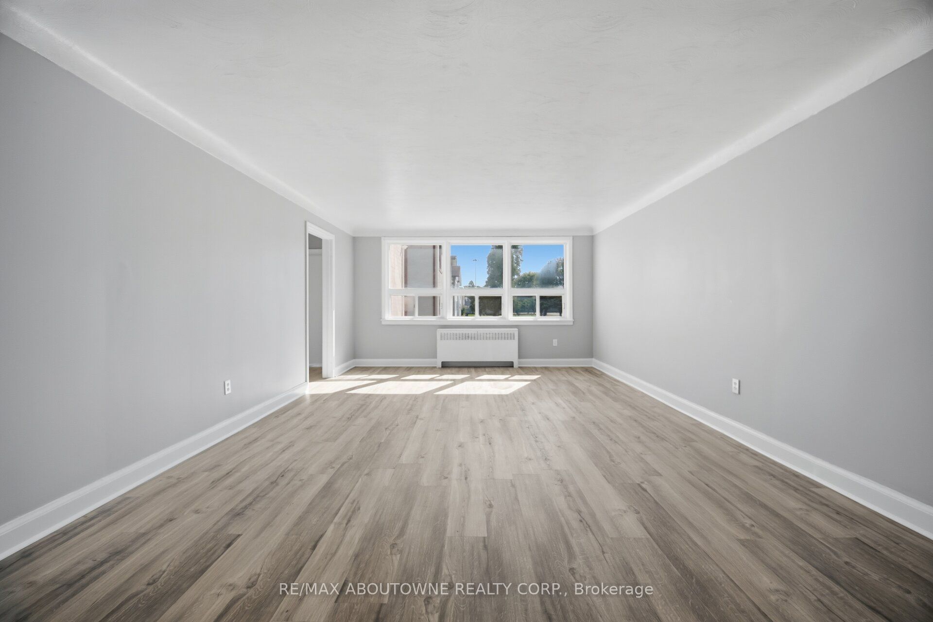 1047 Churchill Avenue E 1 Property Photo 10
