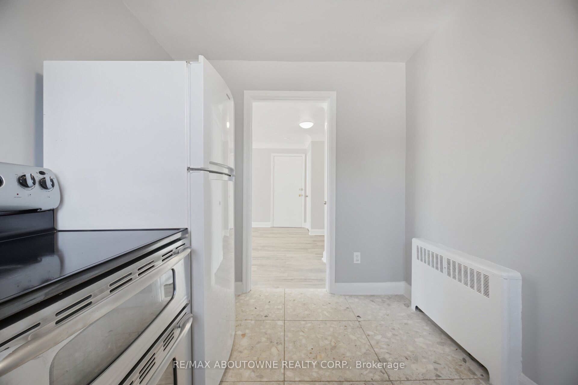 1047 Churchill Avenue E 1 Property Photo 14