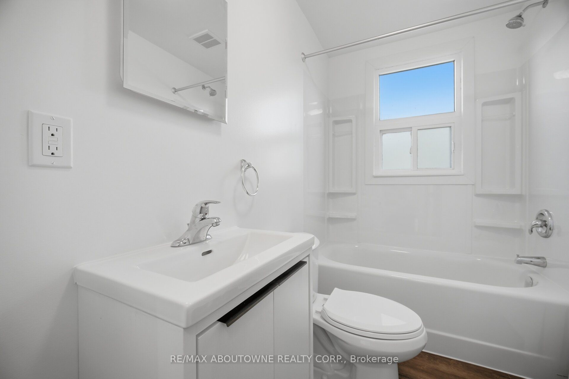 1047 Churchill Avenue E 1 Property Photo 15