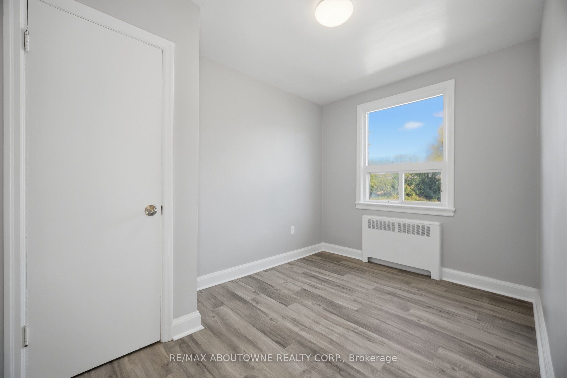 1047 Churchill Avenue E 1 Property Photo 19
