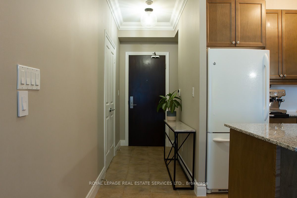 25 Earlington Avenue 219 Property Photo 4