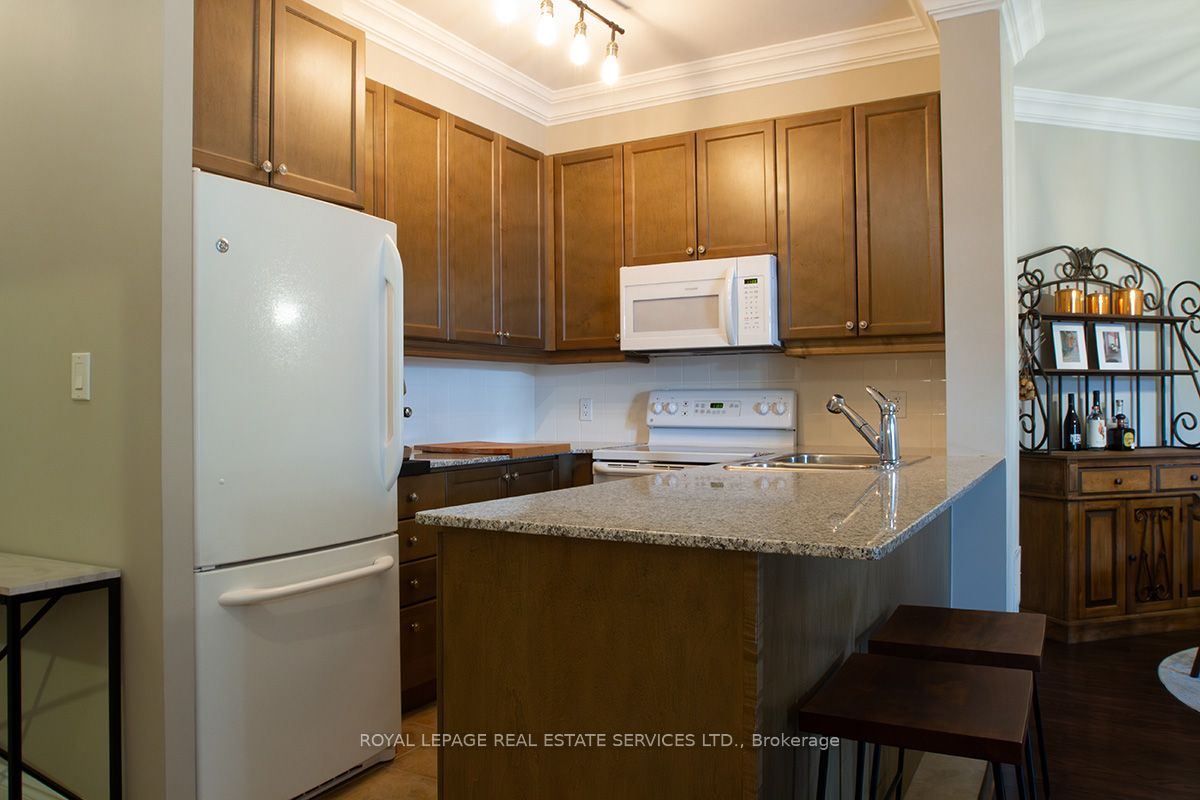 25 Earlington Avenue 219 Property Photo 8