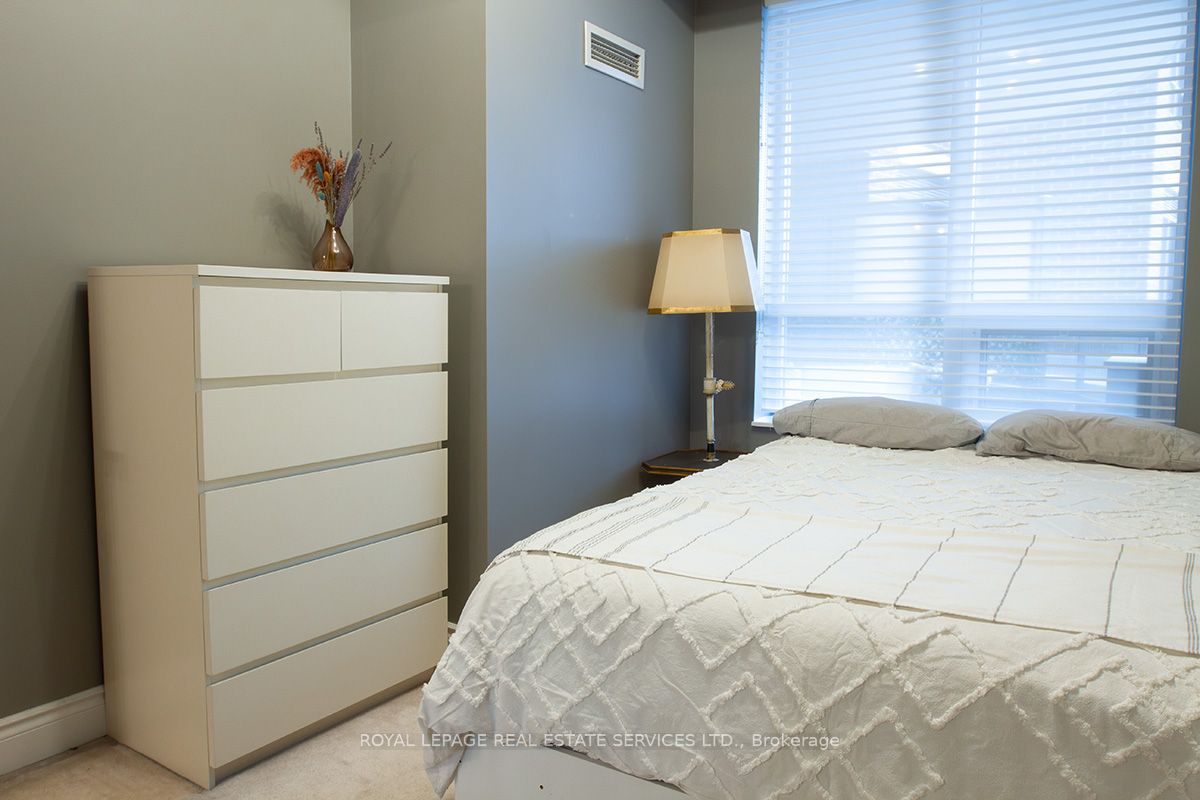 25 Earlington Avenue 219 Property Photo 10