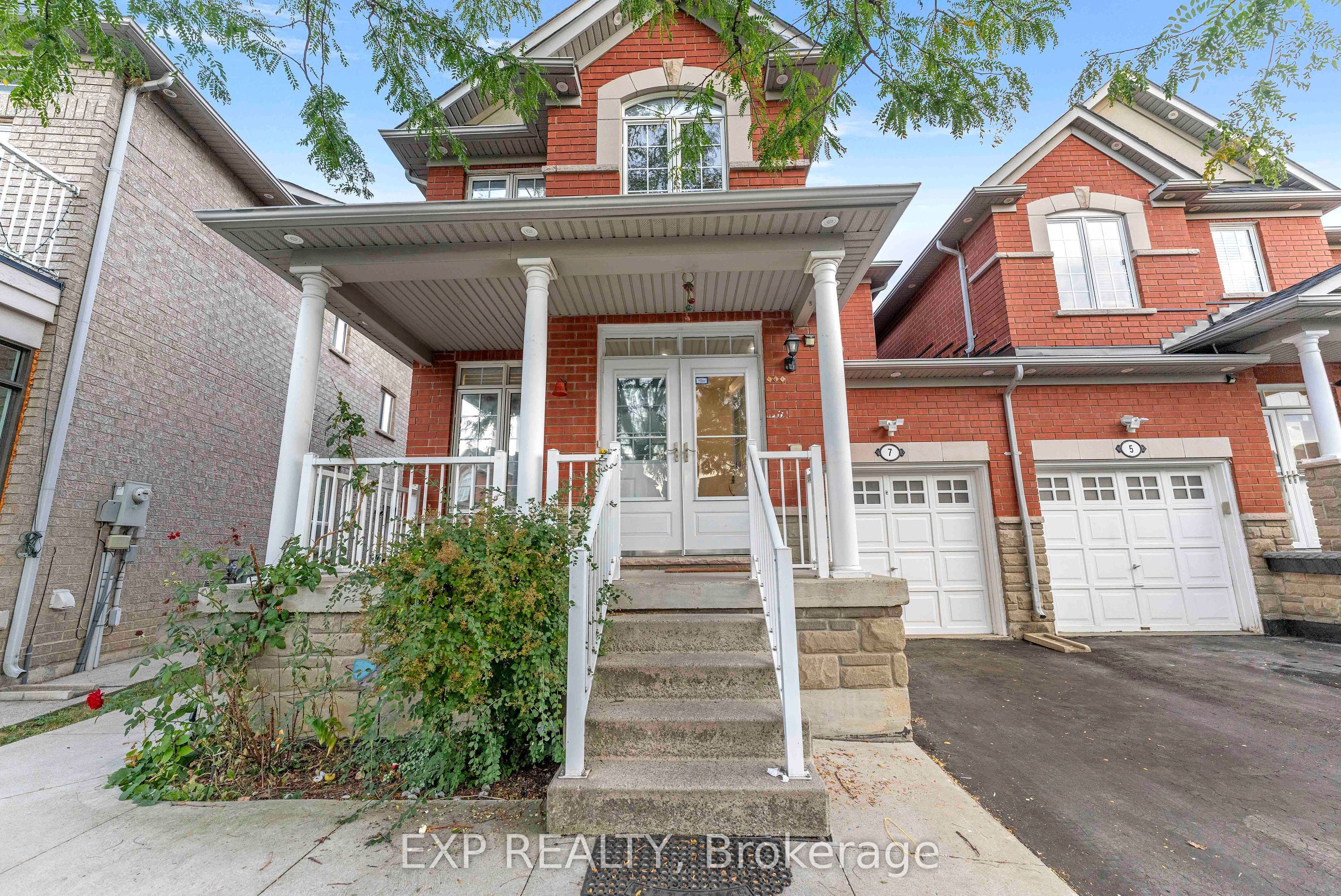 7 Overture Lane Property Photo 3