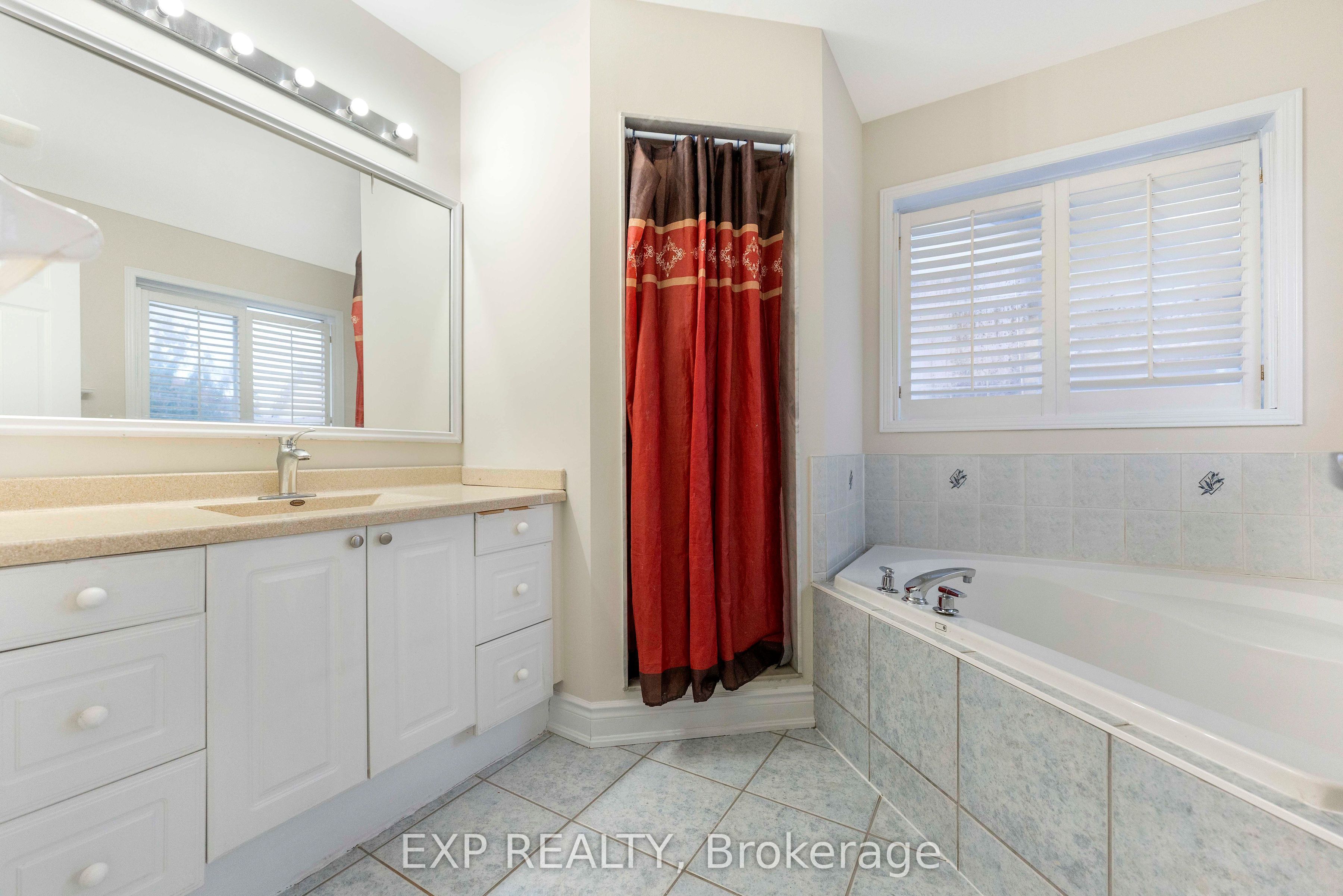 7 Overture Lane Property Photo 27