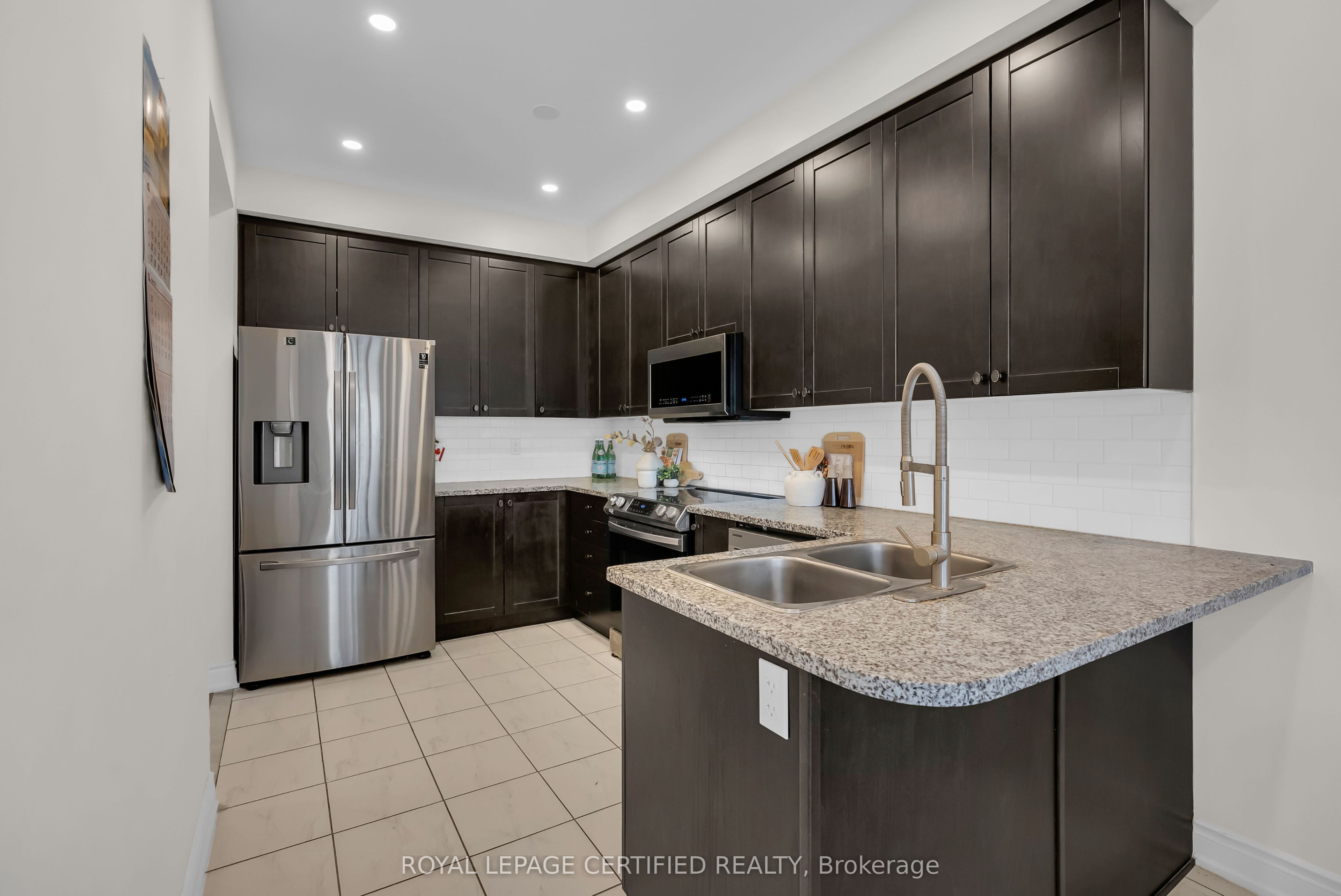 630 Mockridge Terrace Property Photo 10