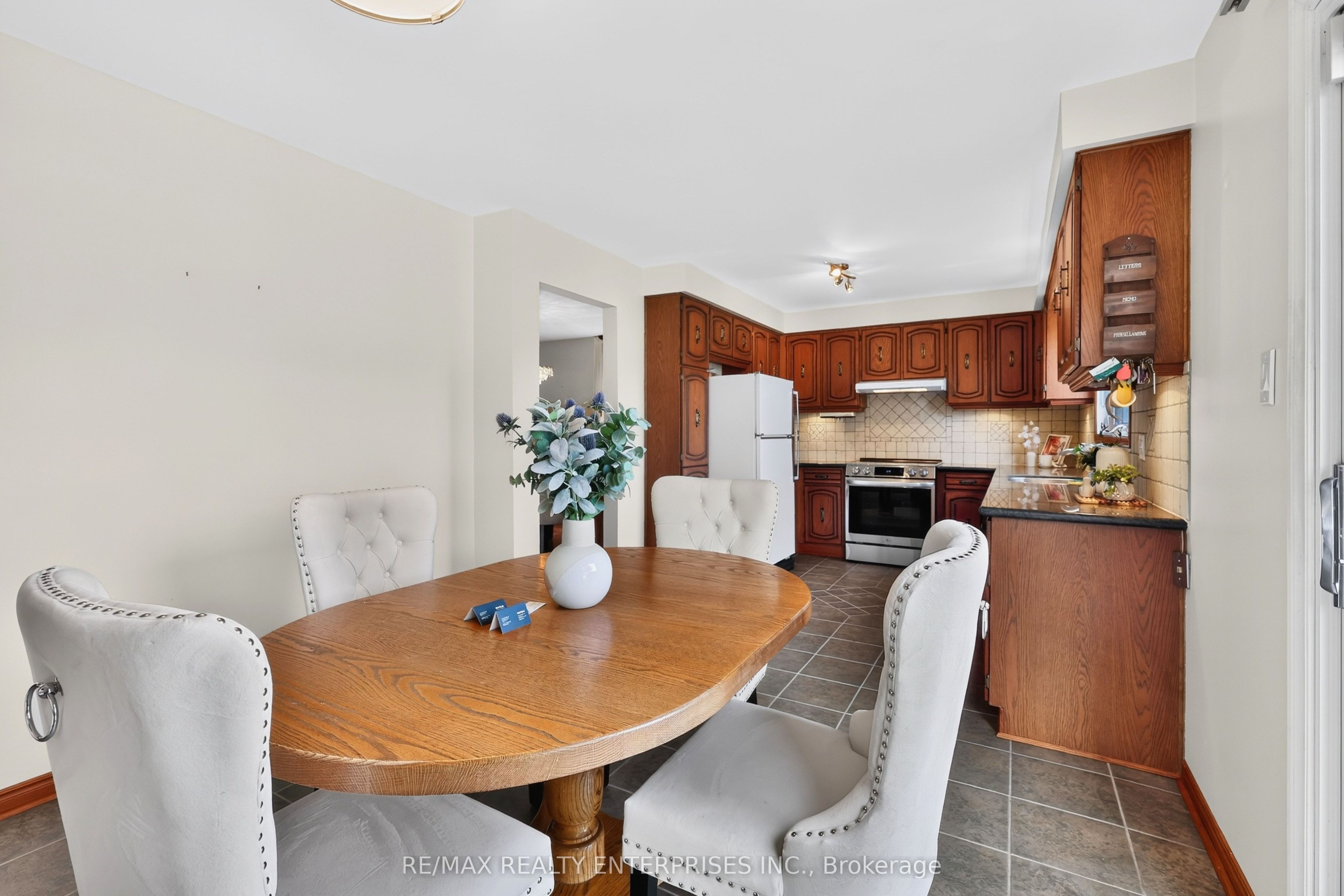 4151 Rockwood Road Property Photo 11