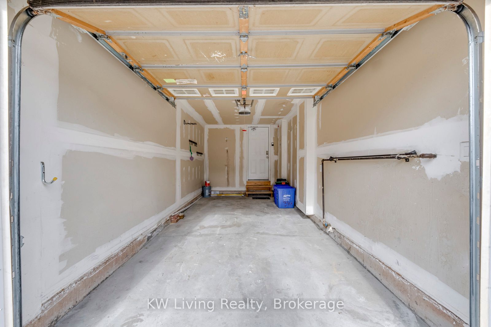 348 Chuchmach Close Property Photo 37