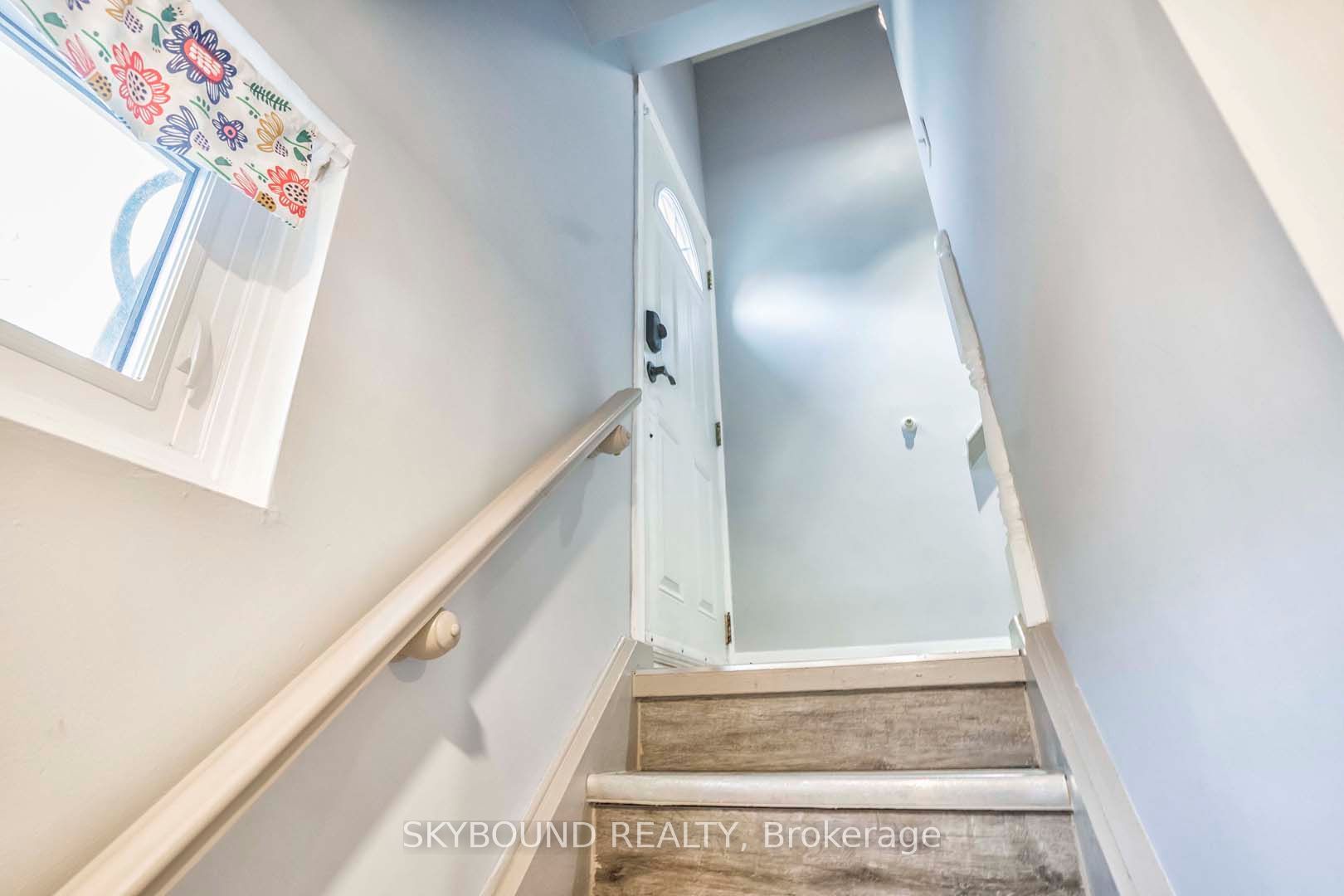 3614 Holden (unit 1) Crescent Property Photo 2