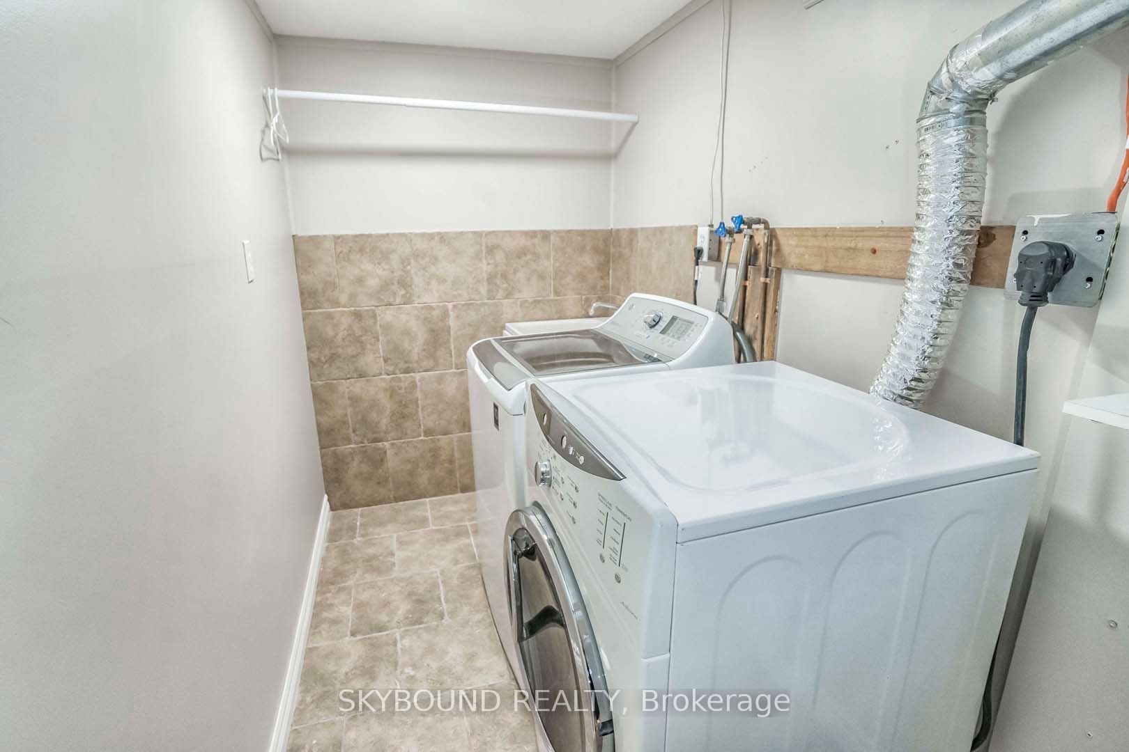 3614 Holden (unit 1) Crescent Property Photo 14