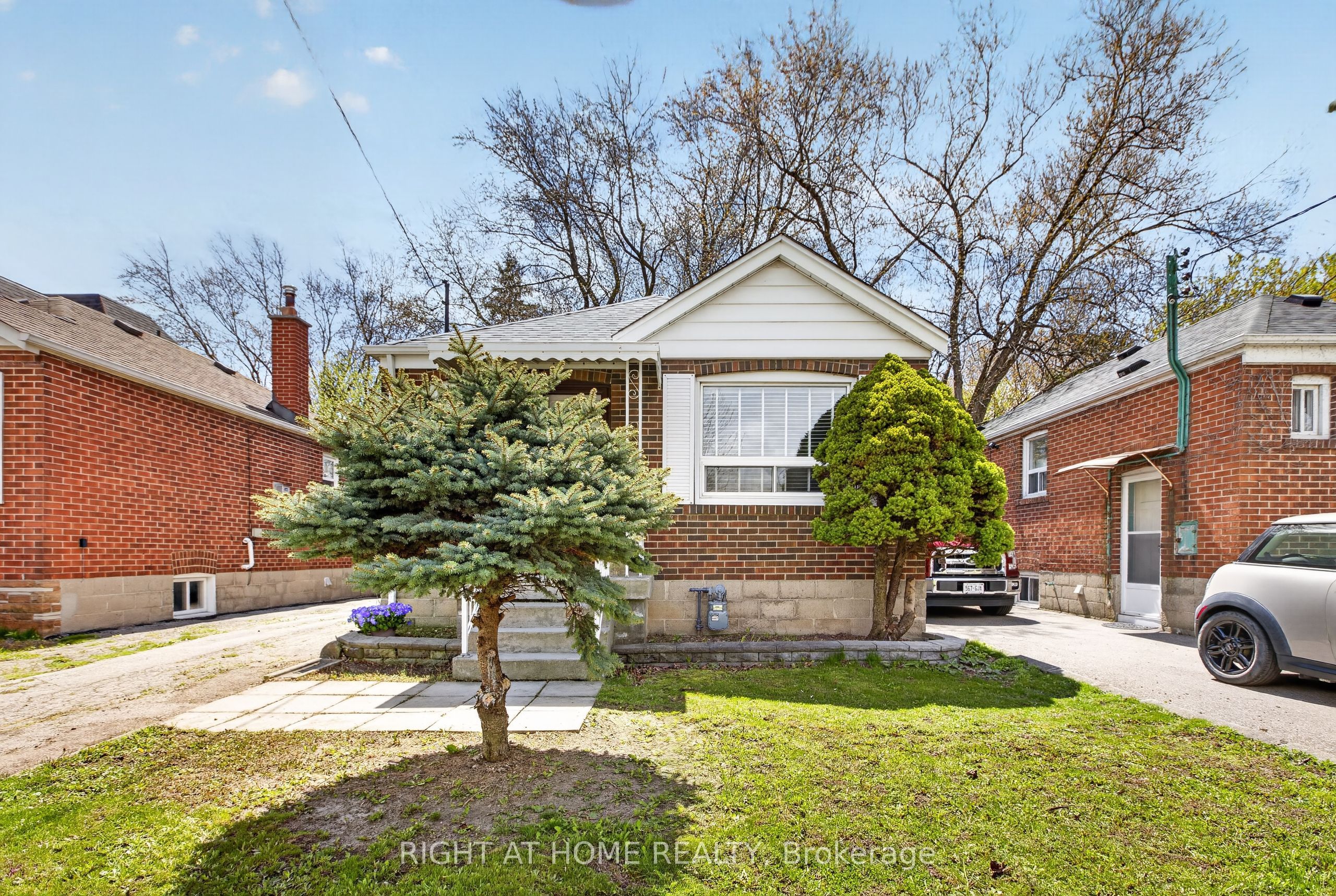 77 Elma Street Property Photo 2
