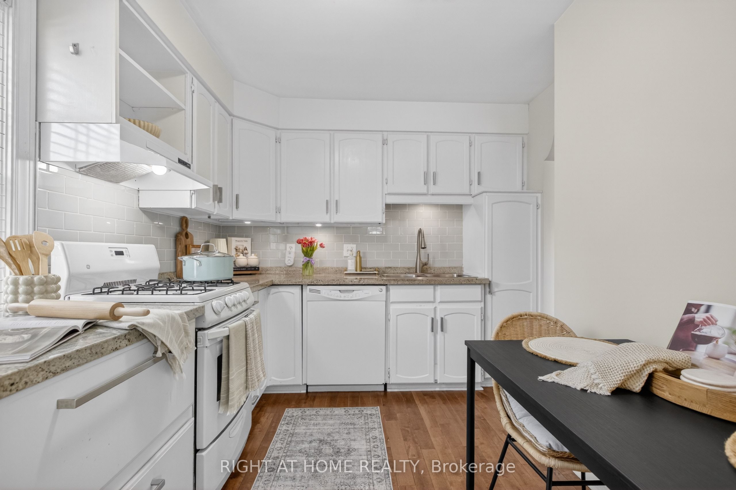77 Elma Street Property Photo 9