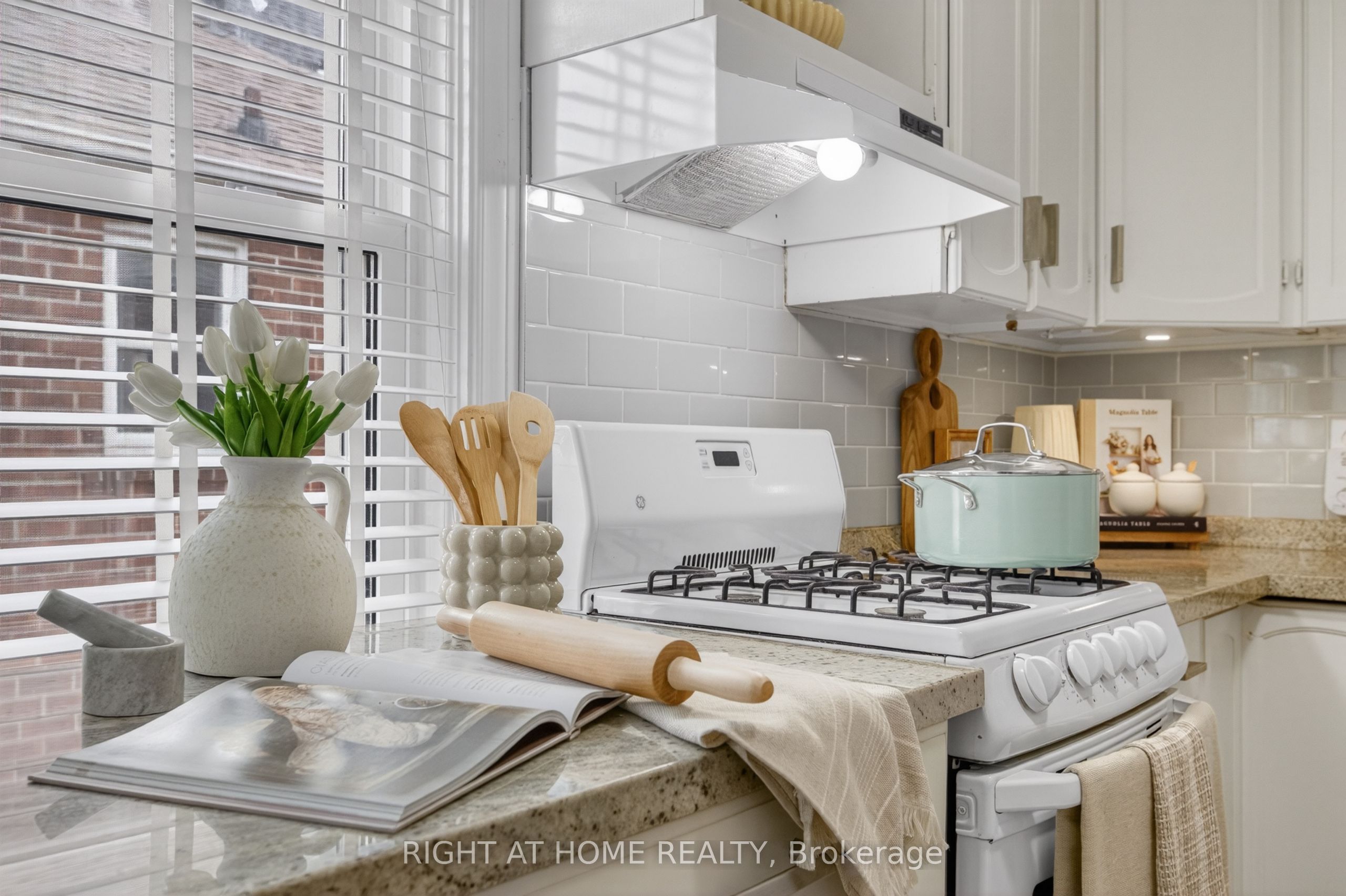 77 Elma Street Property Photo 10
