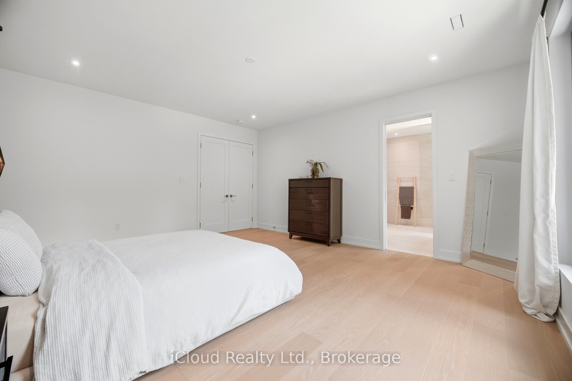 1590 Kenmuir Avenue Property Photo 24