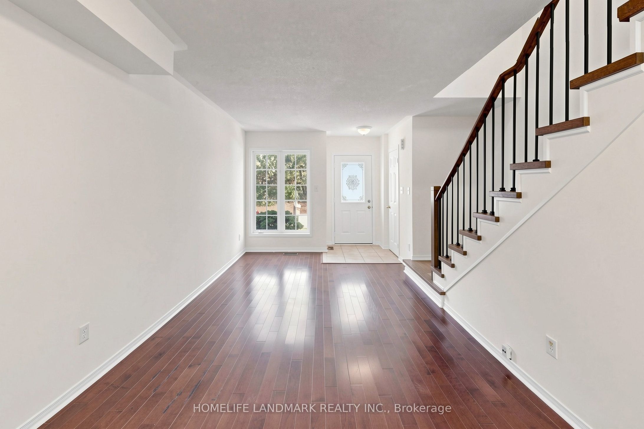 552 Thelma Street Property Photo 4