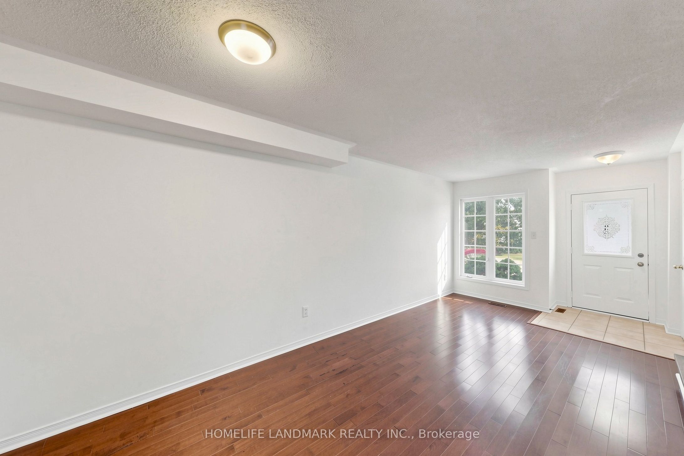 552 Thelma Street Property Photo 6