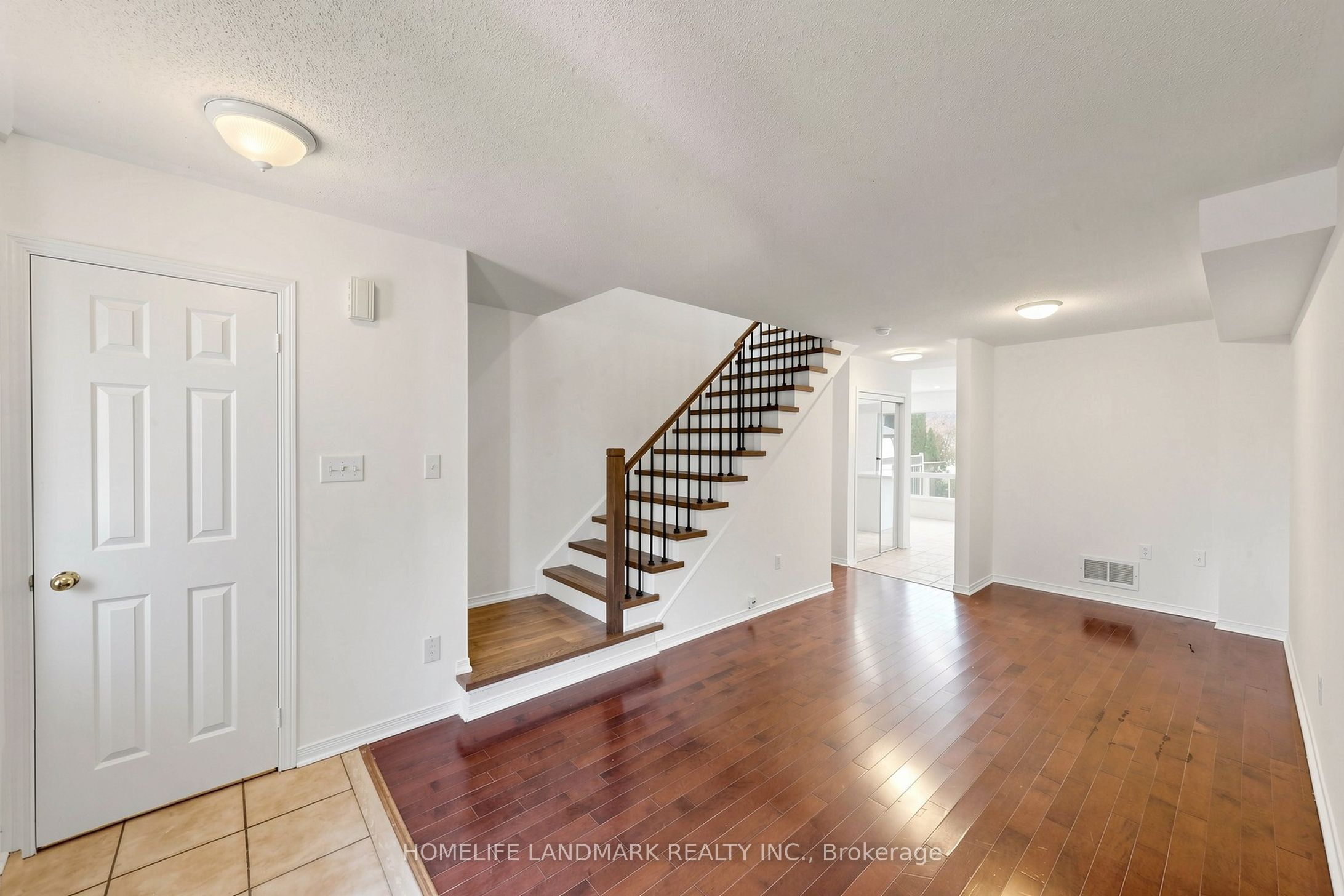 552 Thelma Street Property Photo 7