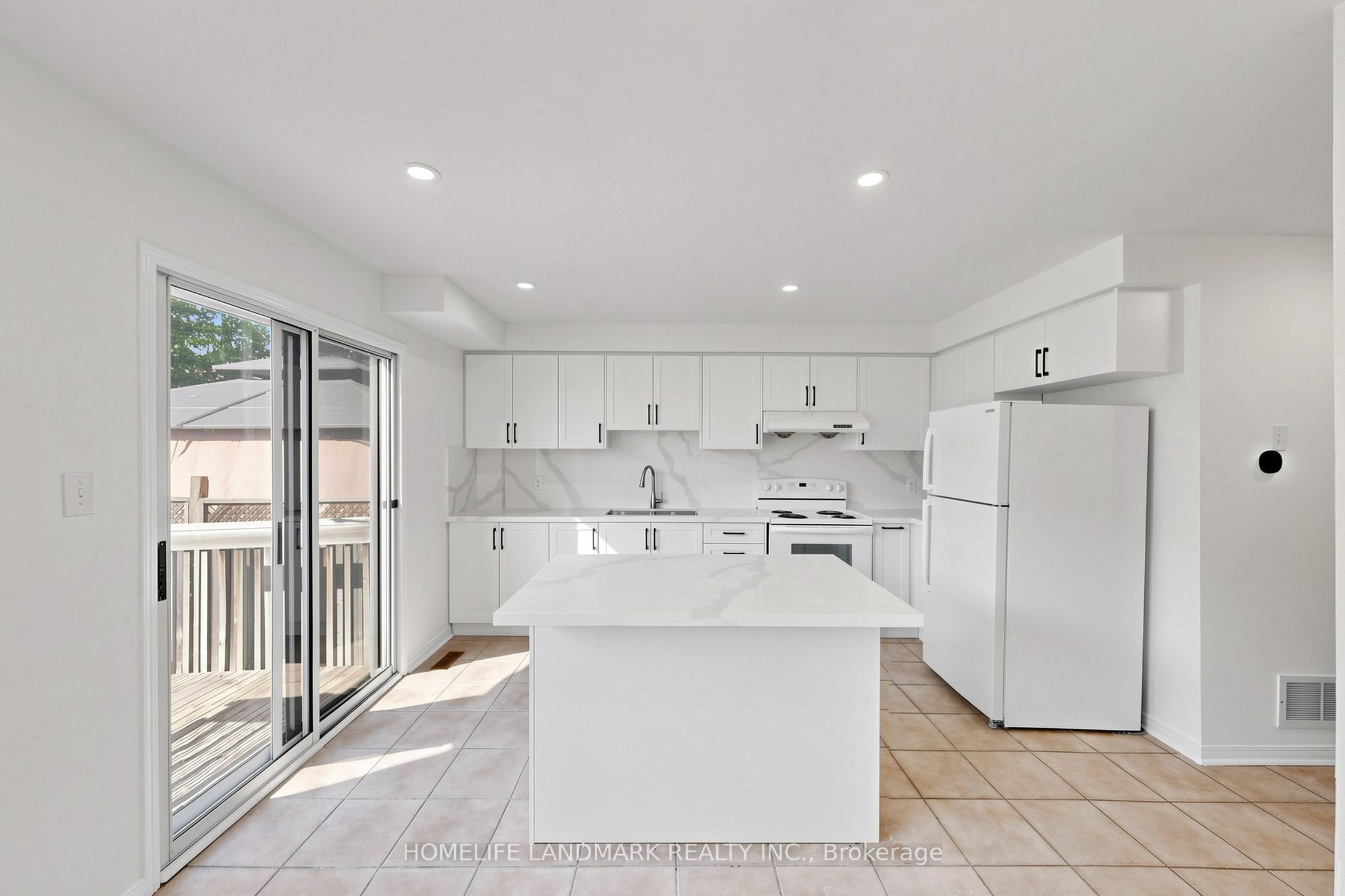 552 Thelma Street Property Photo 11