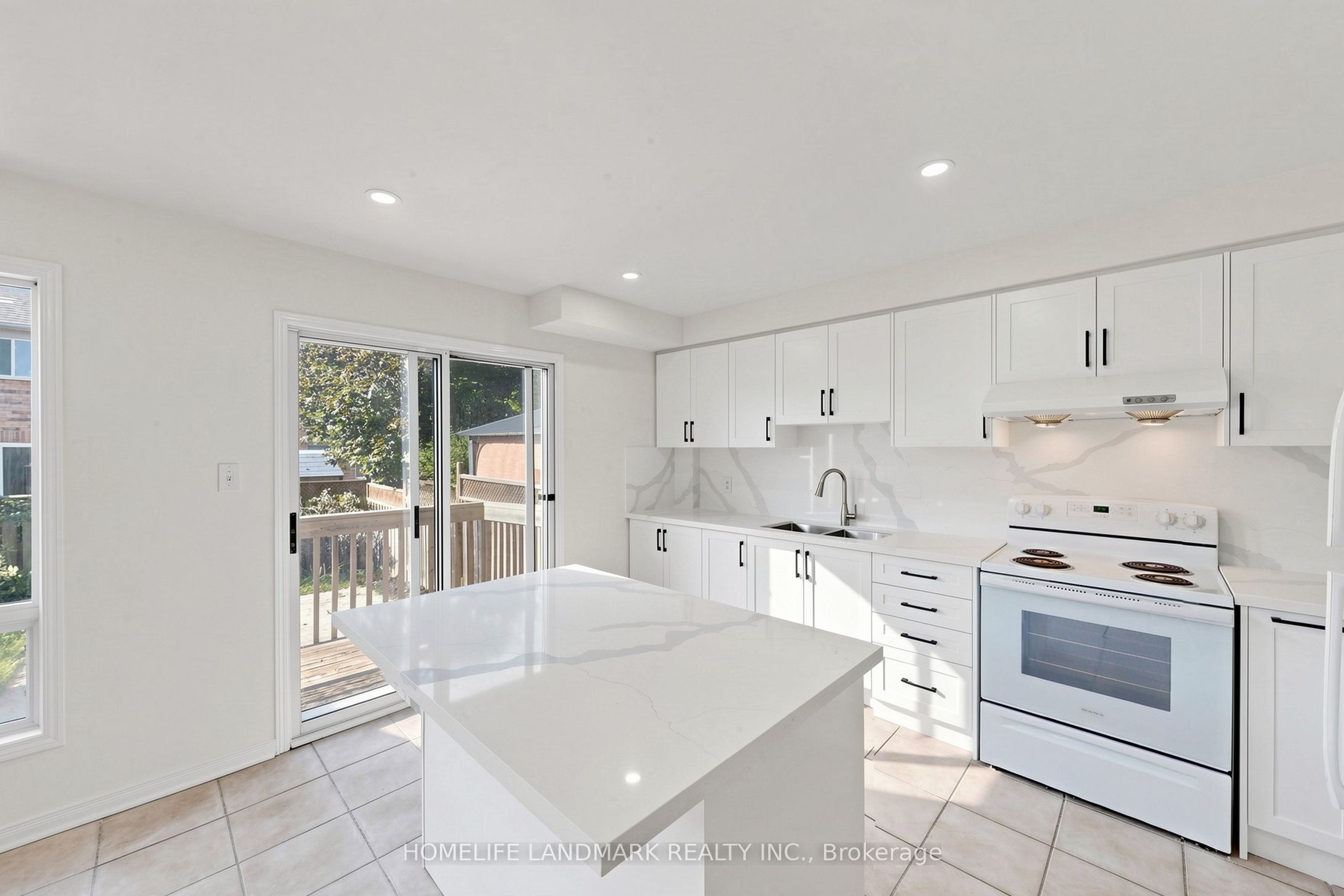 552 Thelma Street Property Photo 12