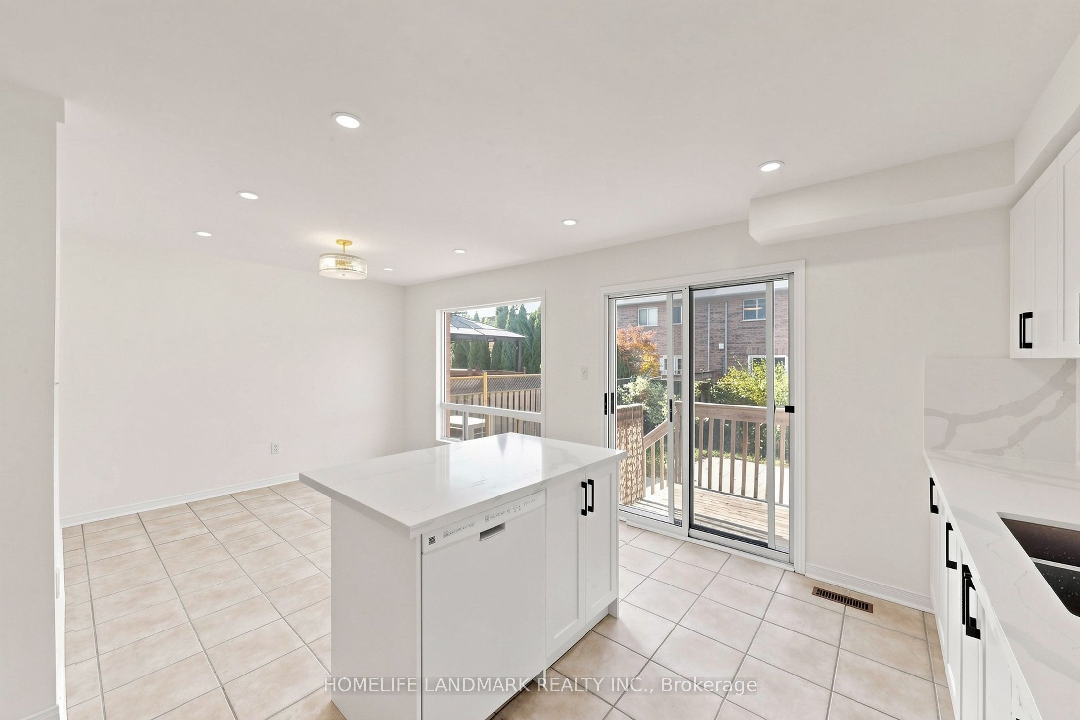 552 Thelma Street Property Photo 16