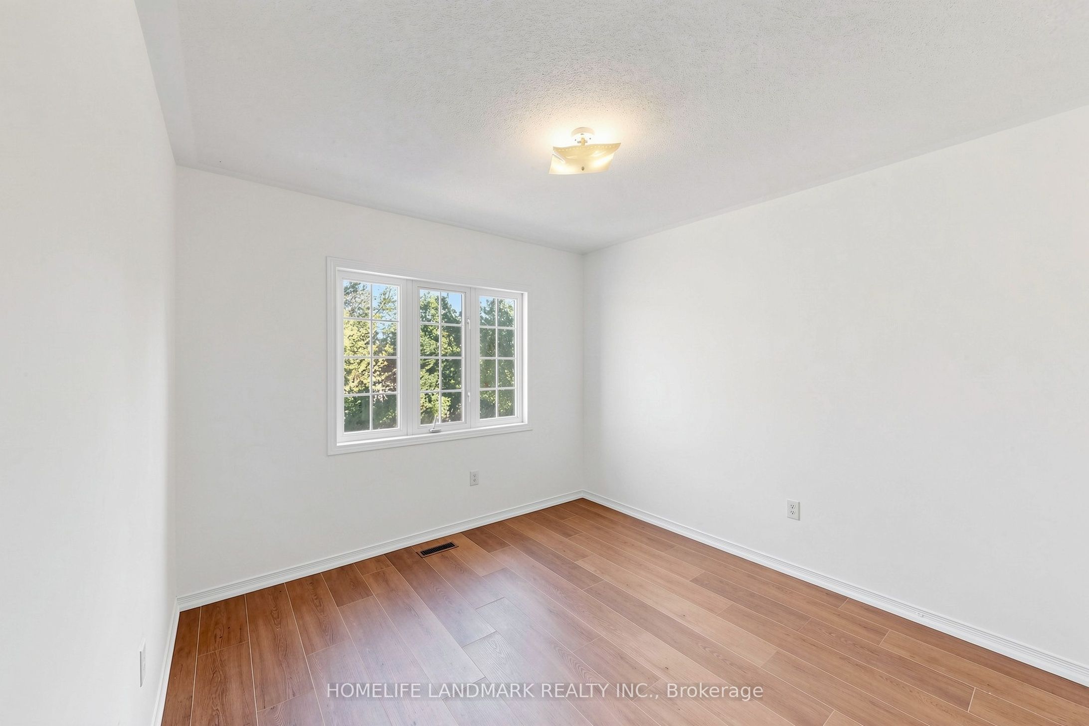 552 Thelma Street Property Photo 34