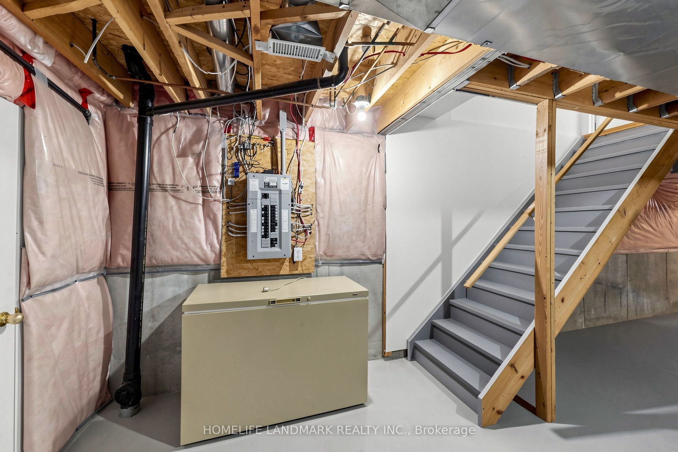 552 Thelma Street Property Photo 42