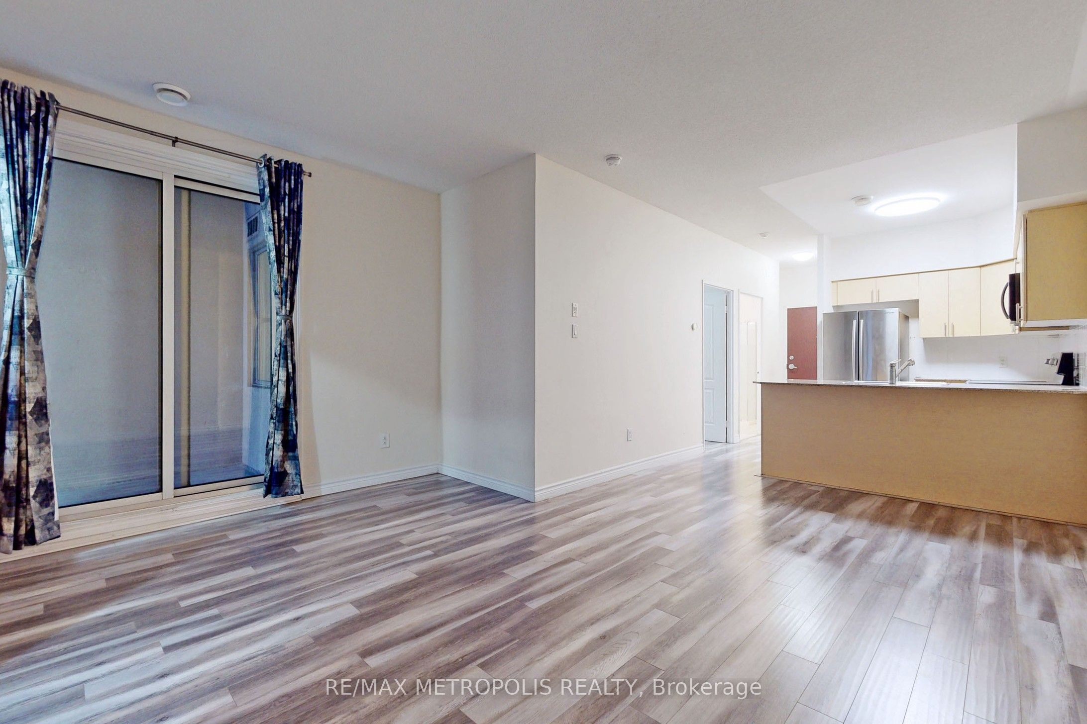 7405 Goreway Drive 712 Property Photo 4