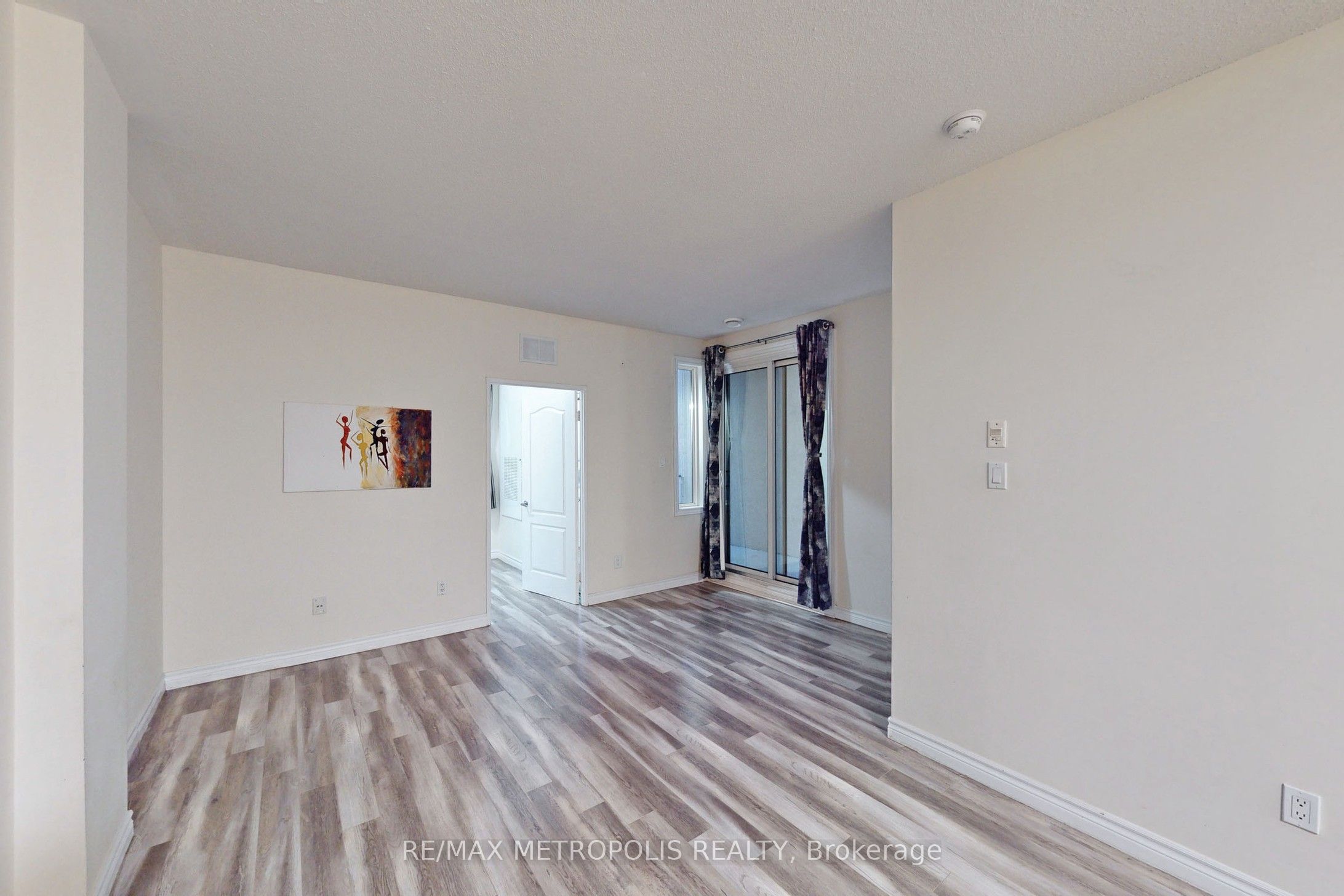 7405 Goreway Drive 712 Property Photo 5