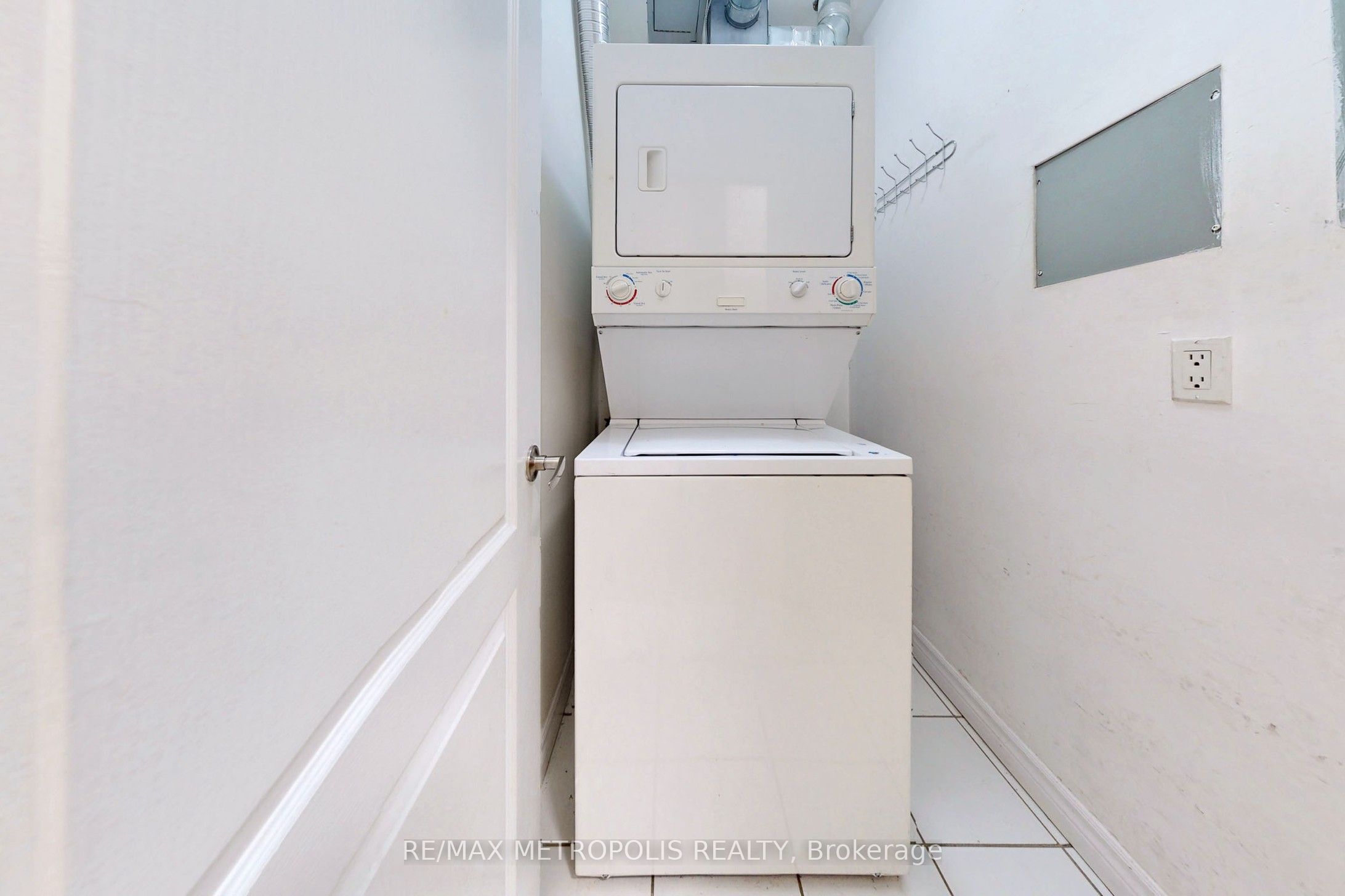 7405 Goreway Drive 712 Property Photo 11
