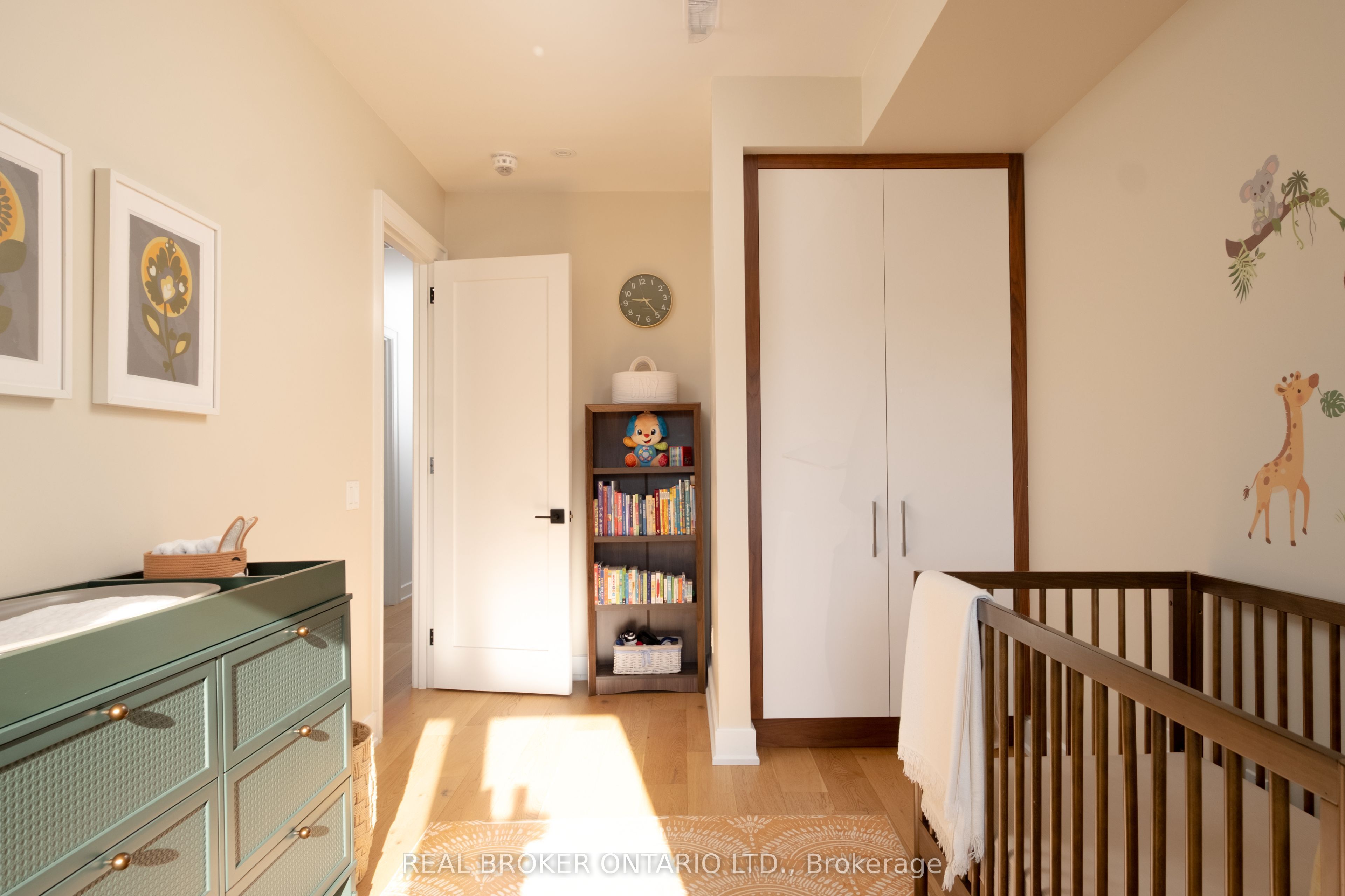 1633 Coram Crescent Property Photo 26