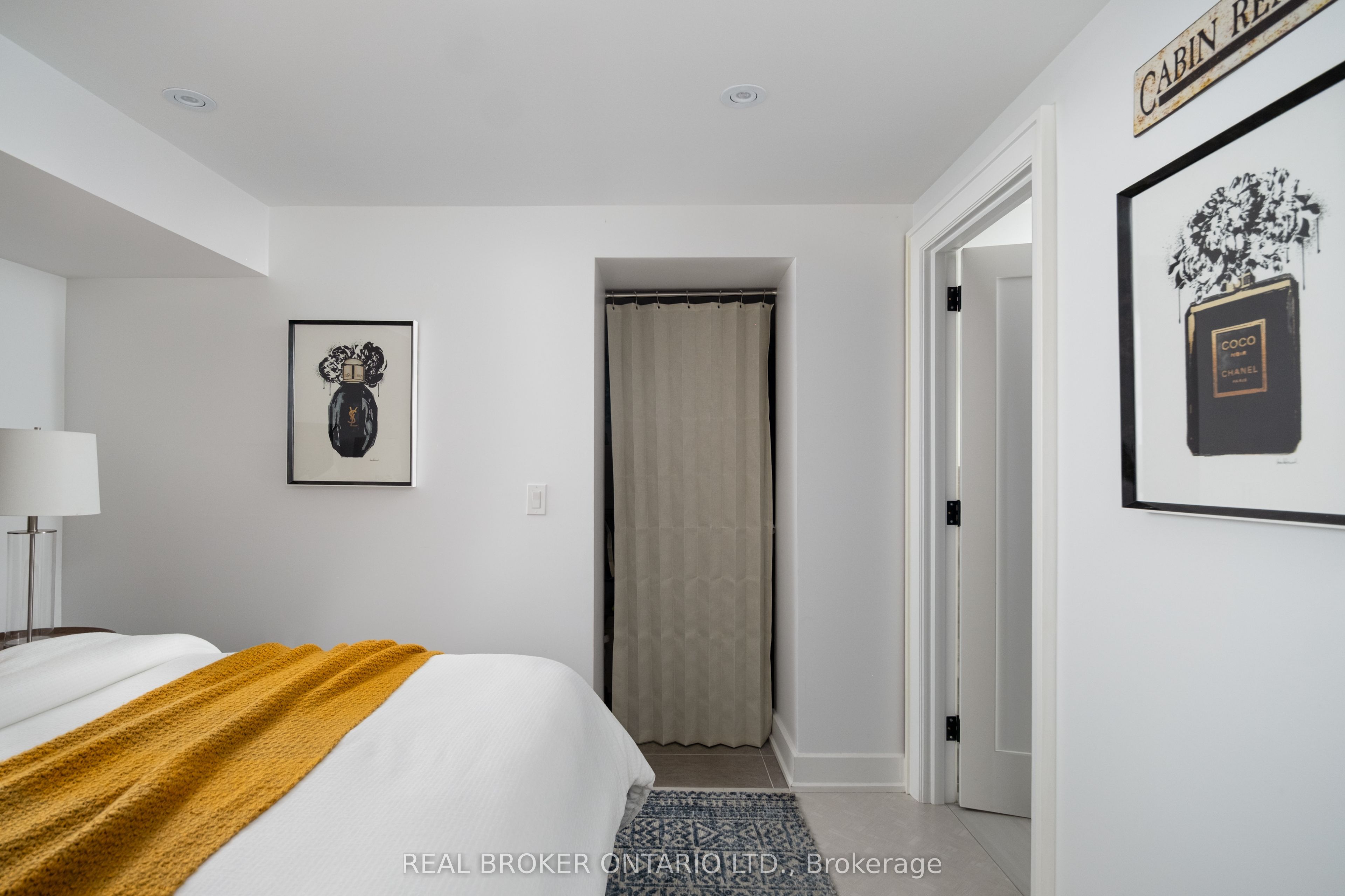 1633 Coram Crescent Property Photo 40