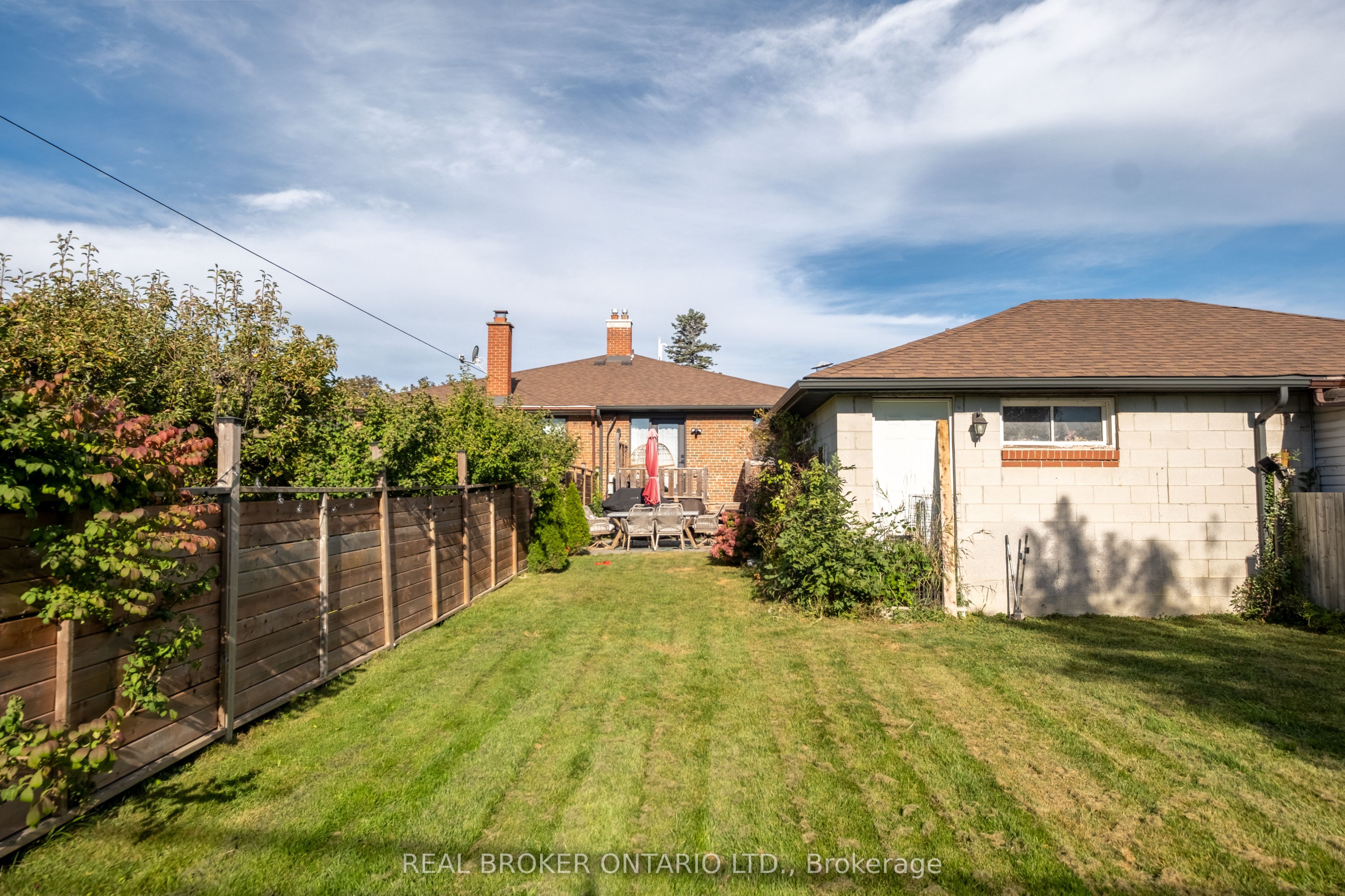 1633 Coram Crescent Property Photo 48