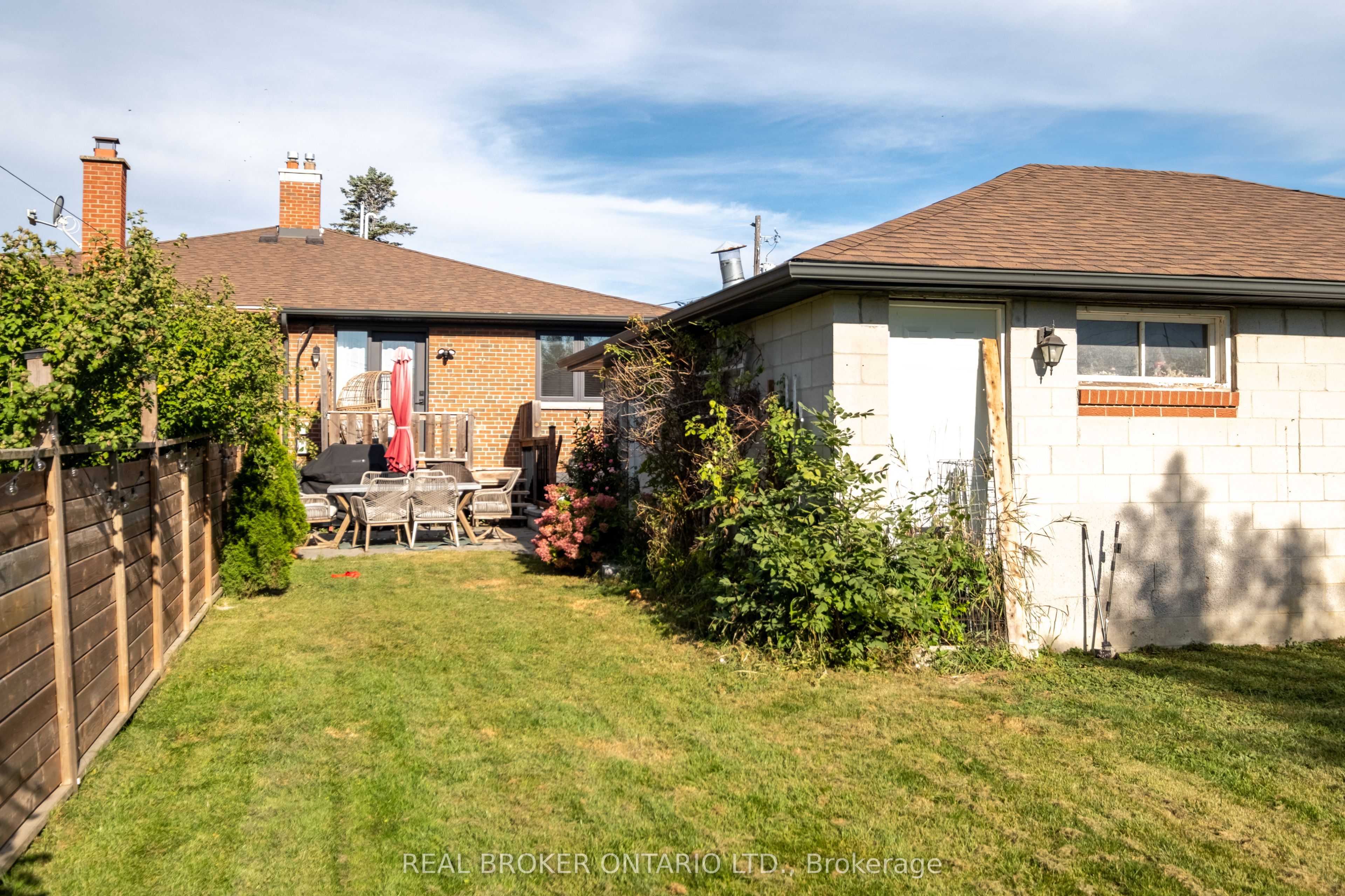 1633 Coram Crescent Property Photo 50