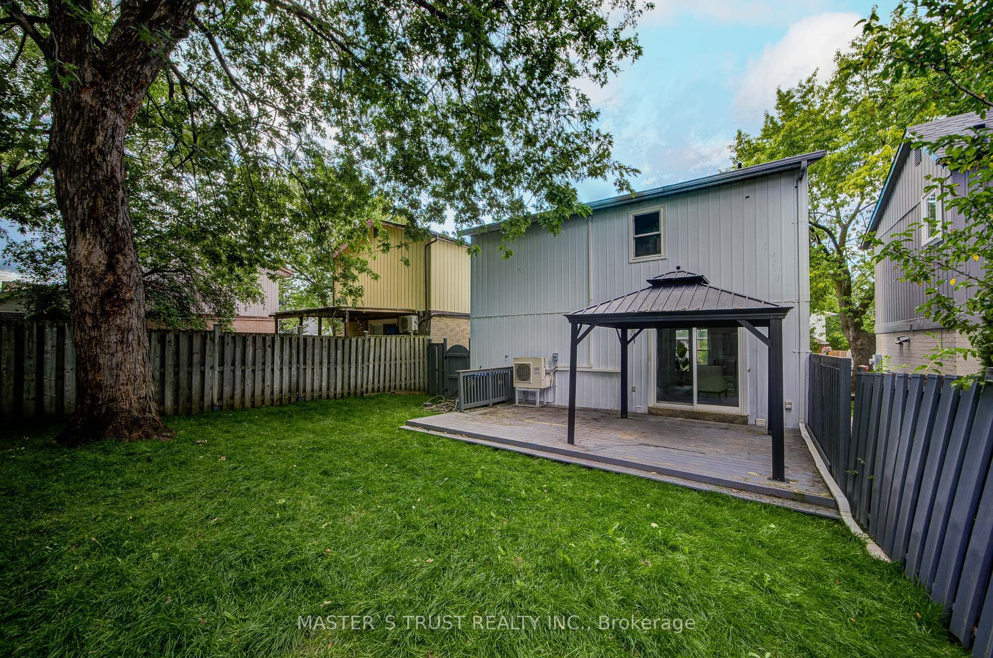 4 Gatsby Square Property Photo 33
