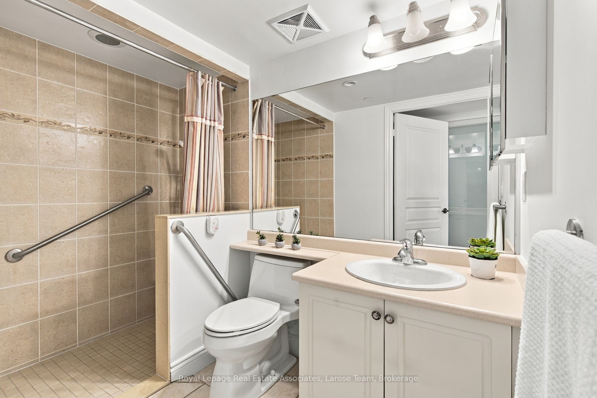 3 Marine Parade Drive 1402 Property Photo 20