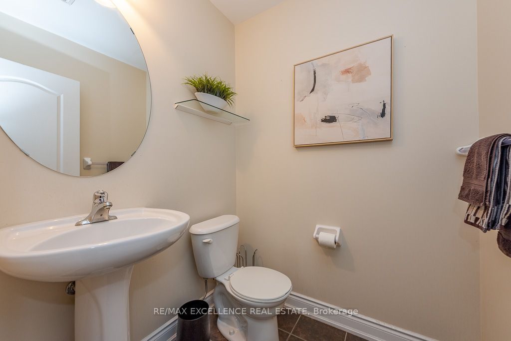 110 Cedar Lake Crescent 84 Property Photo 17