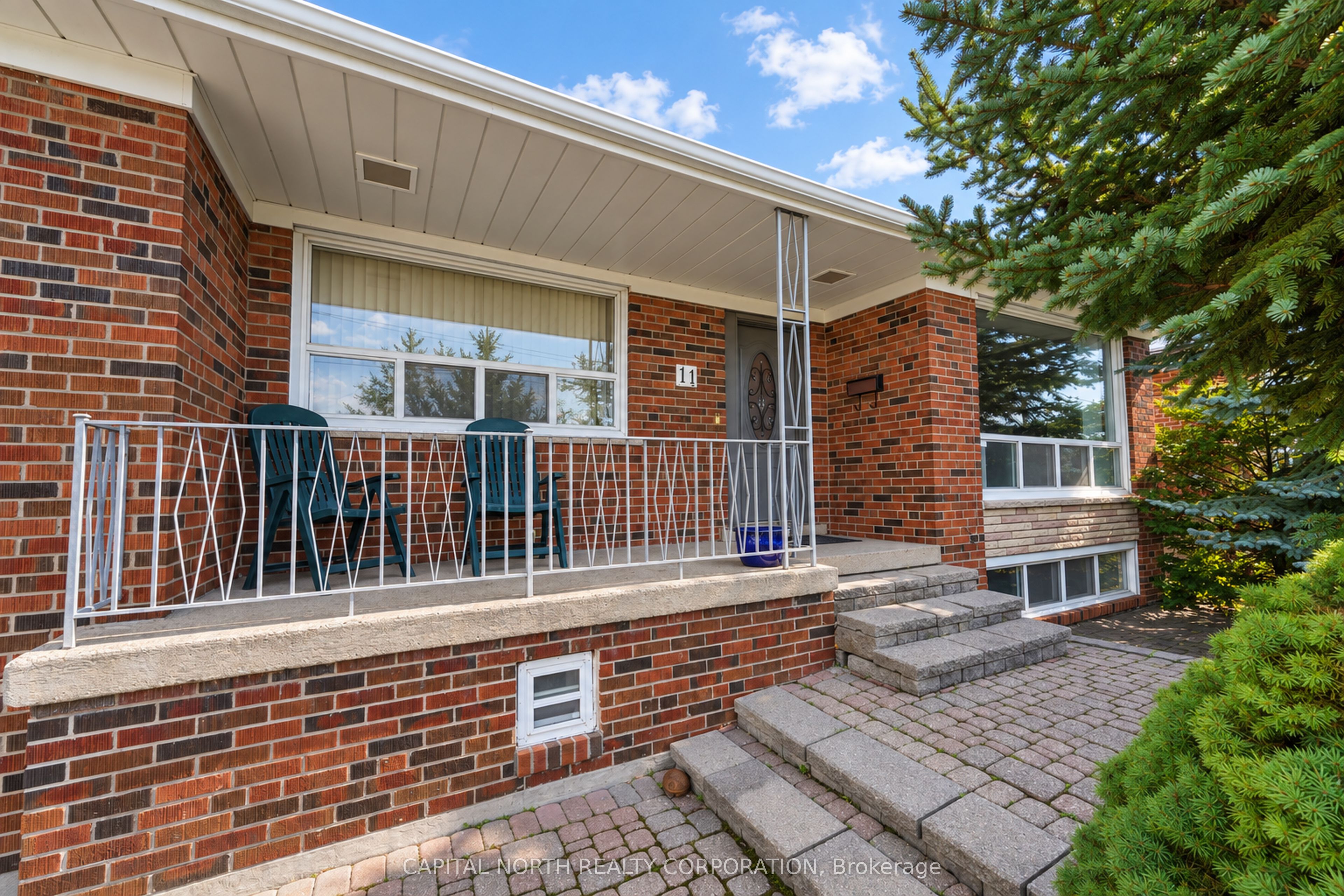 11 Erie Street Property Photo 4