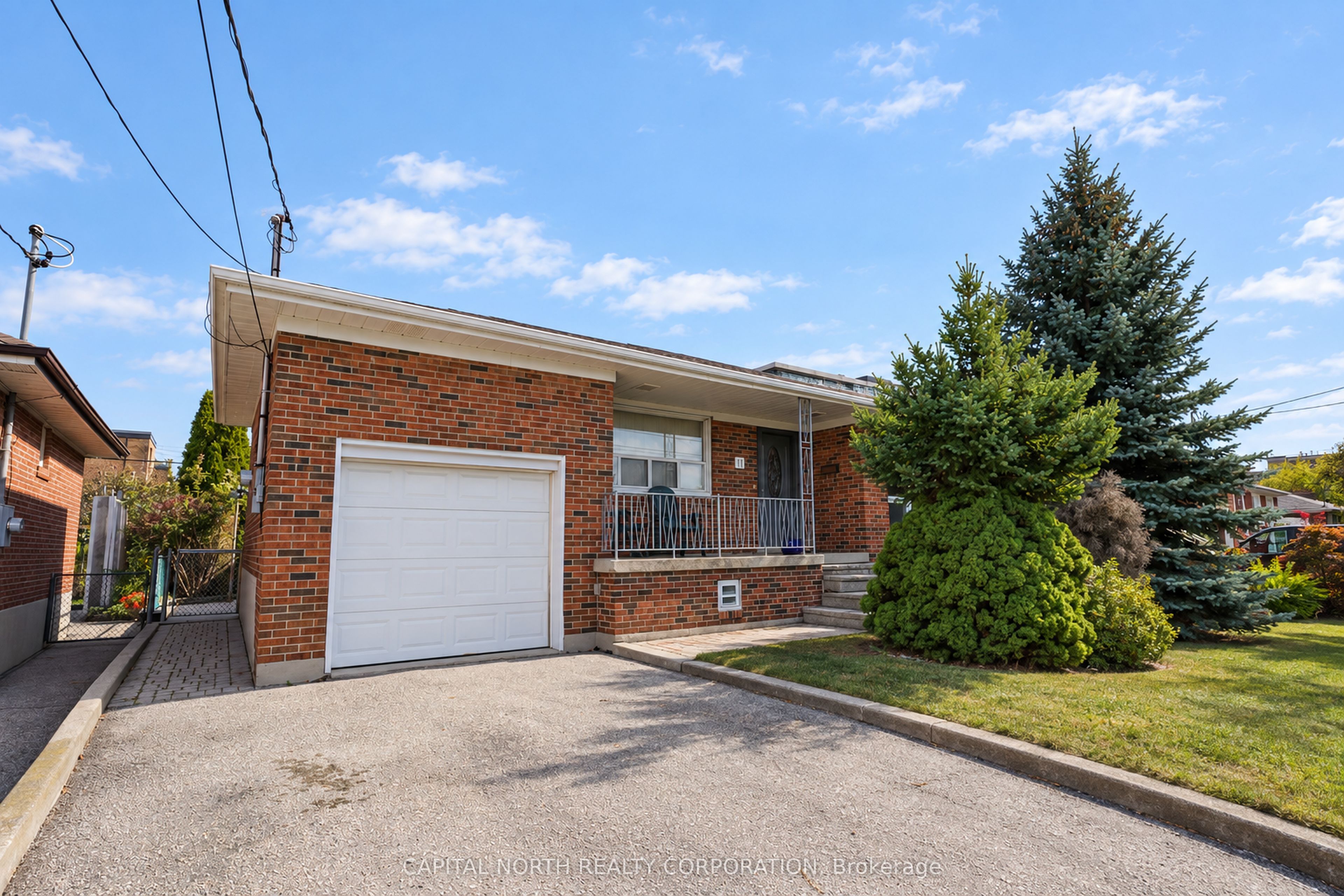 11 Erie Street Property Photo 5