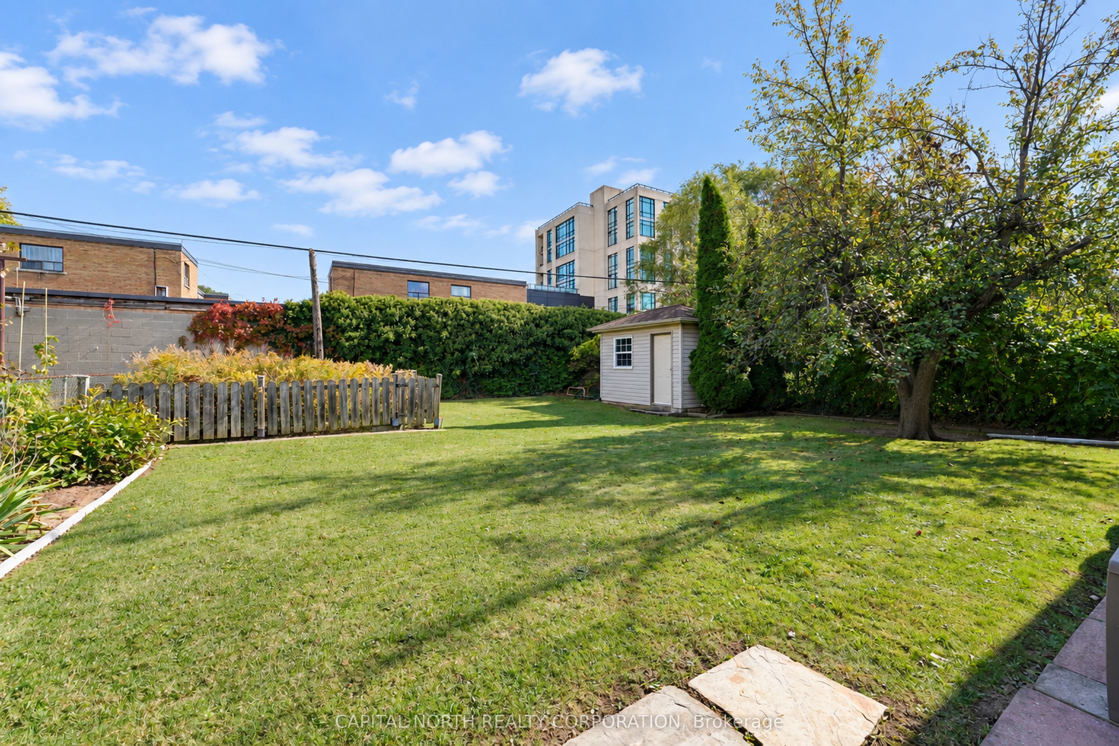 11 Erie Street Property Photo 10