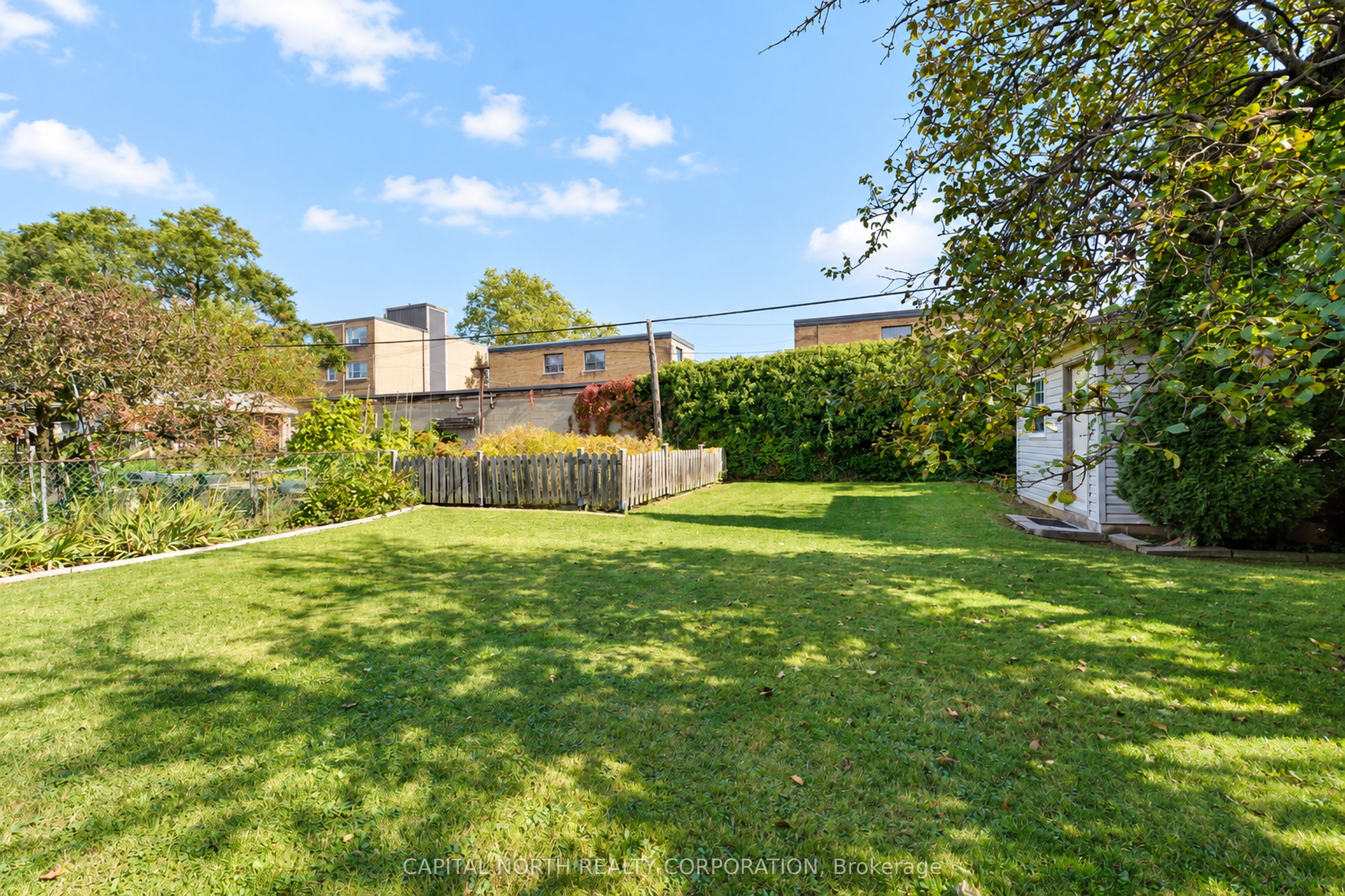 11 Erie Street Property Photo 15