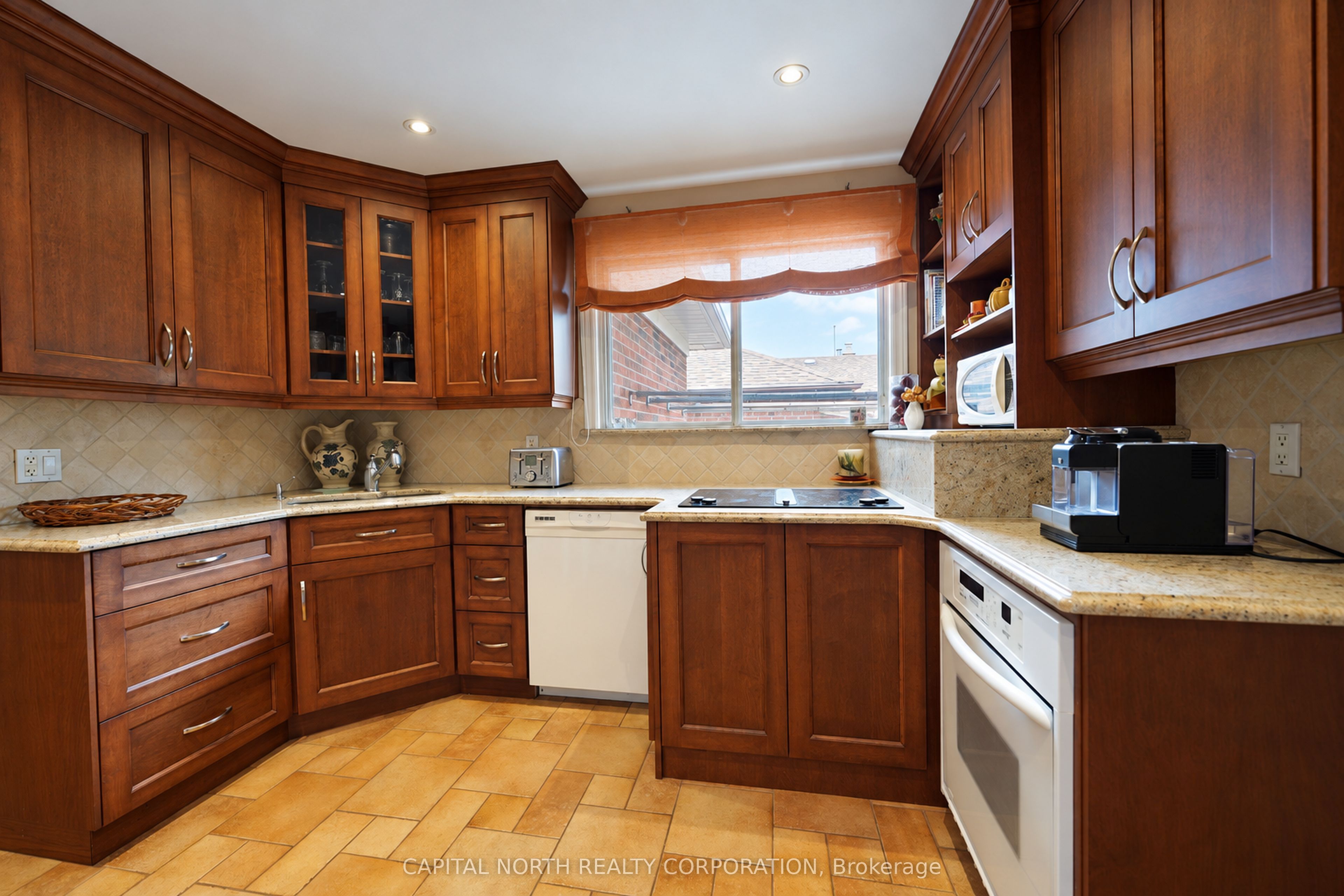 11 Erie Street Property Photo 20