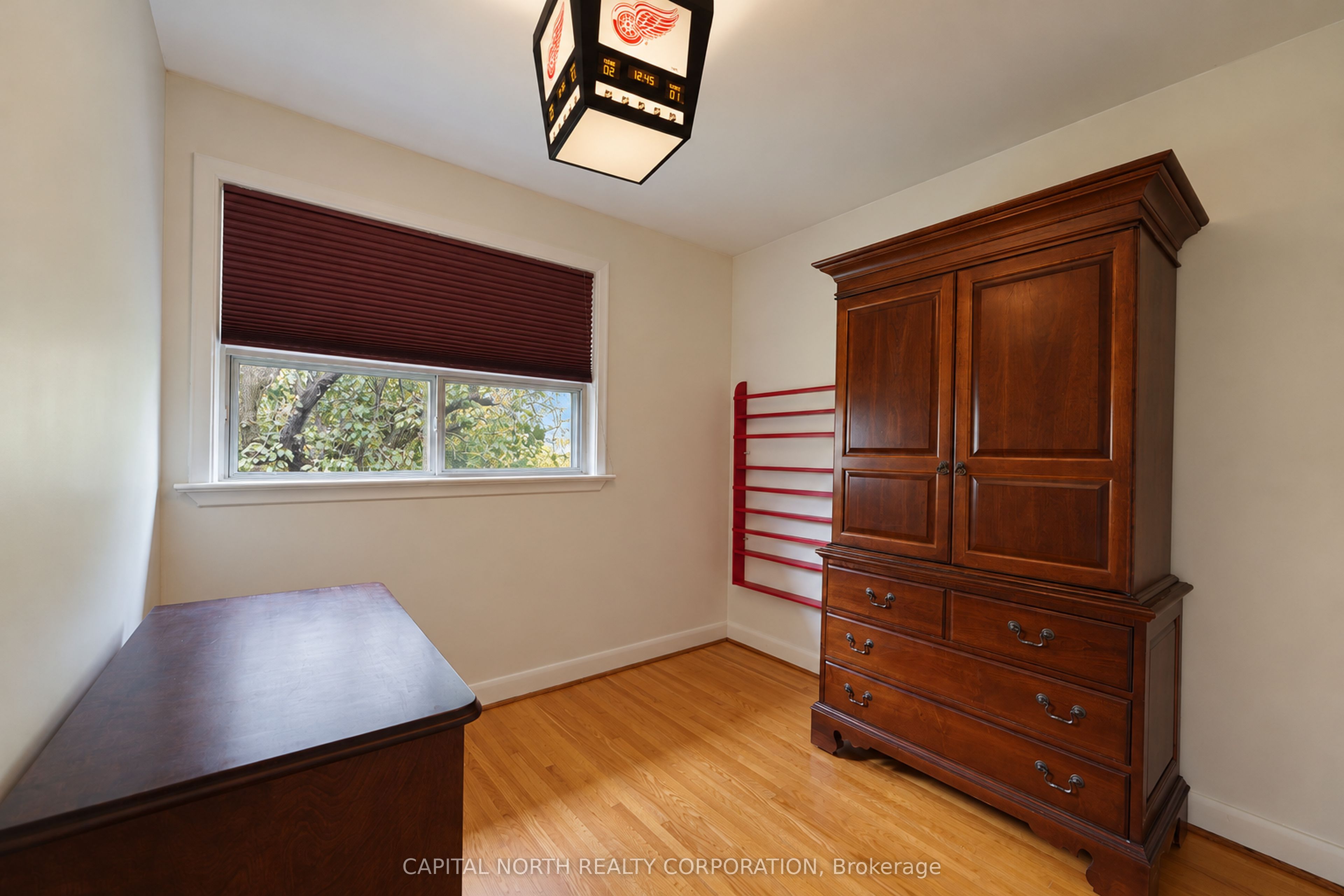 11 Erie Street Property Photo 25