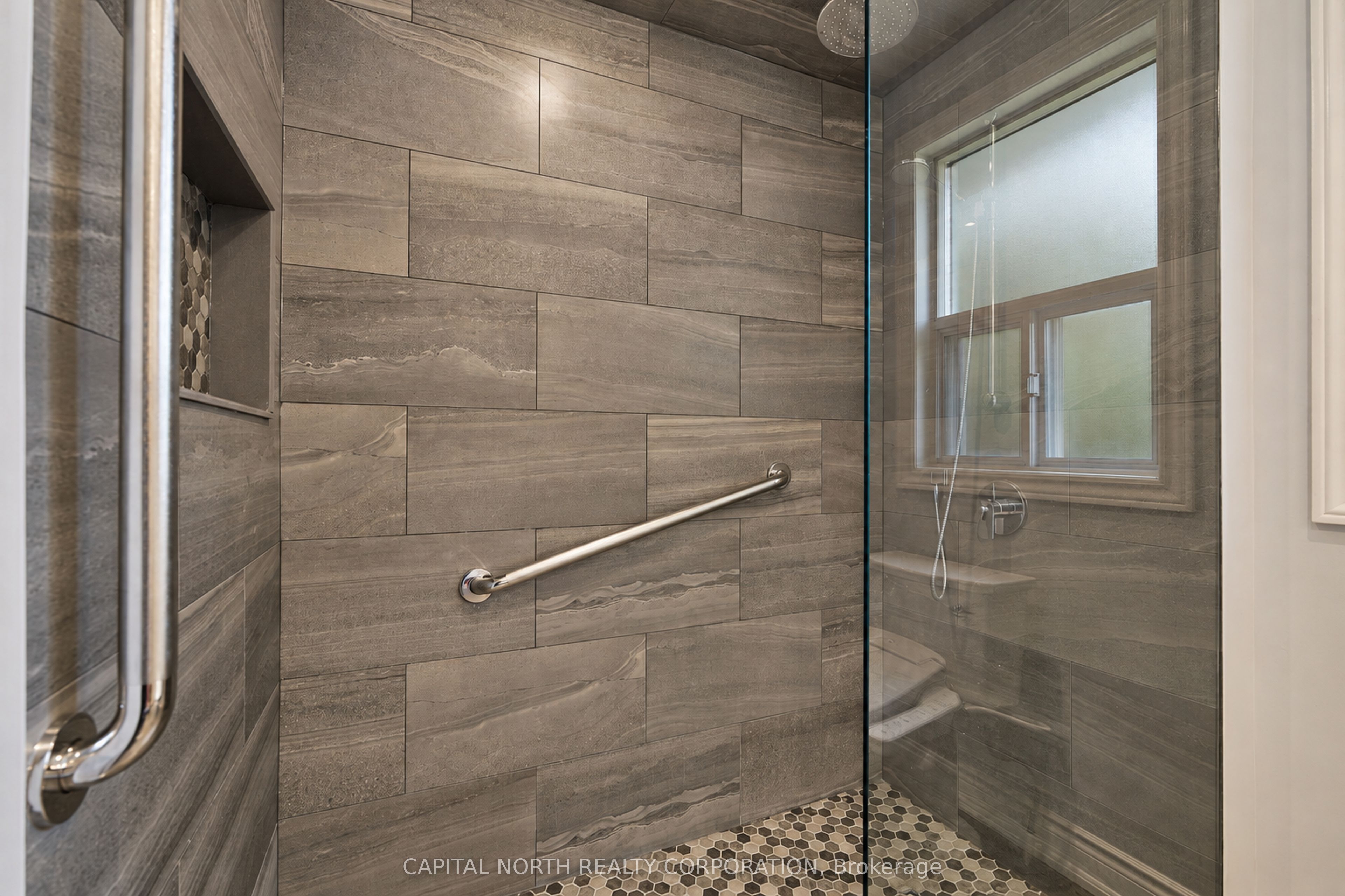 11 Erie Street Property Photo 27