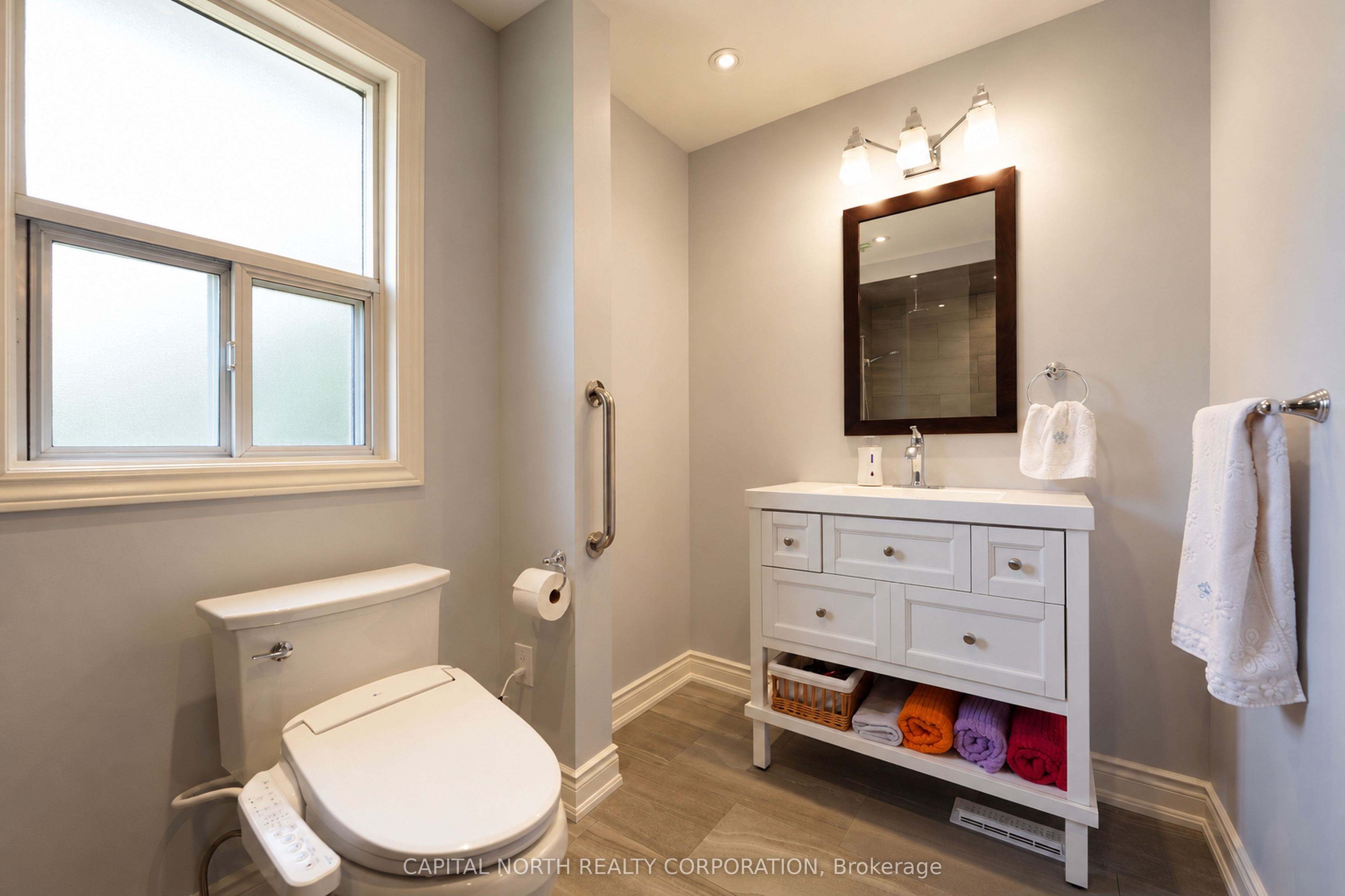 11 Erie Street Property Photo 28
