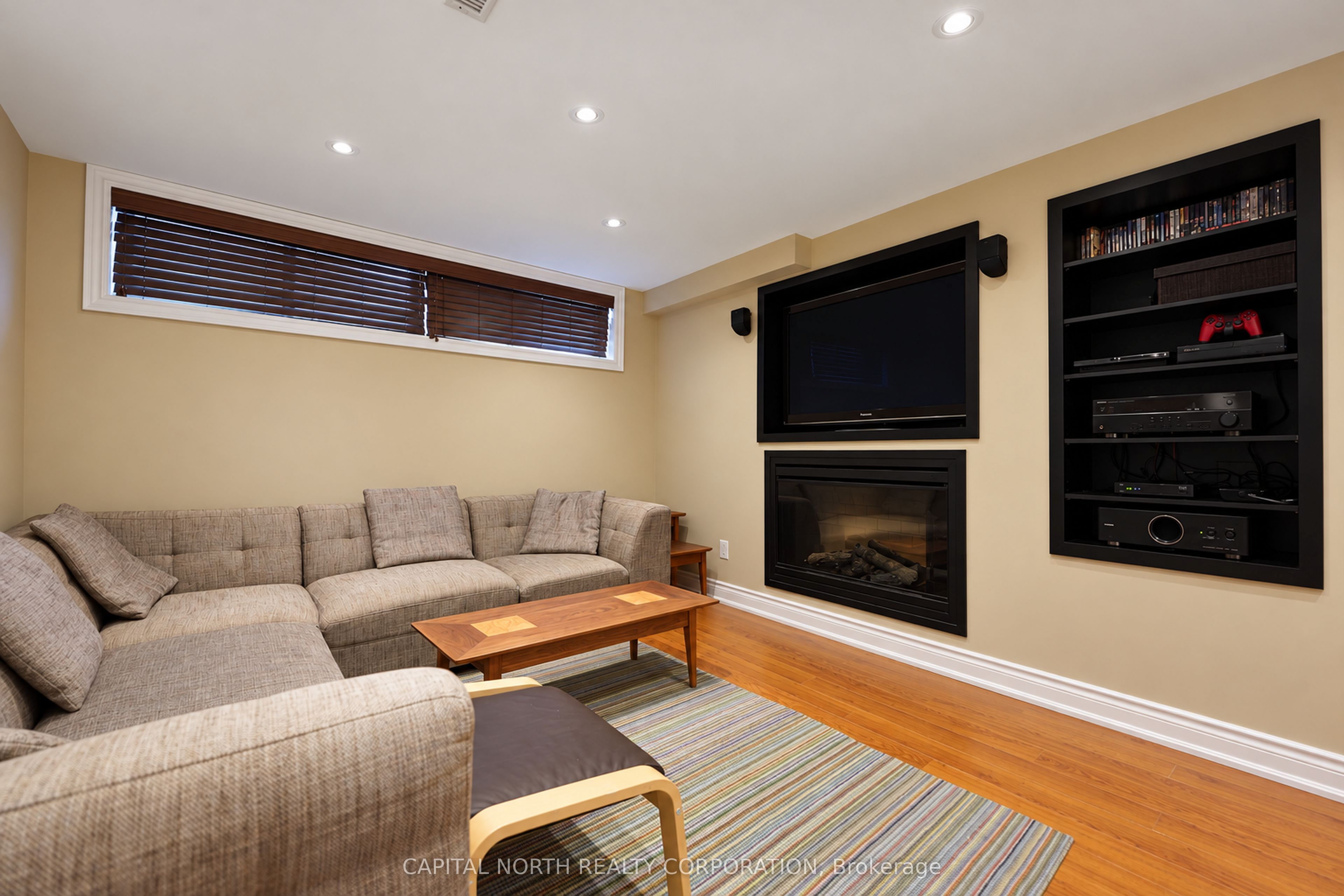 11 Erie Street Property Photo 35