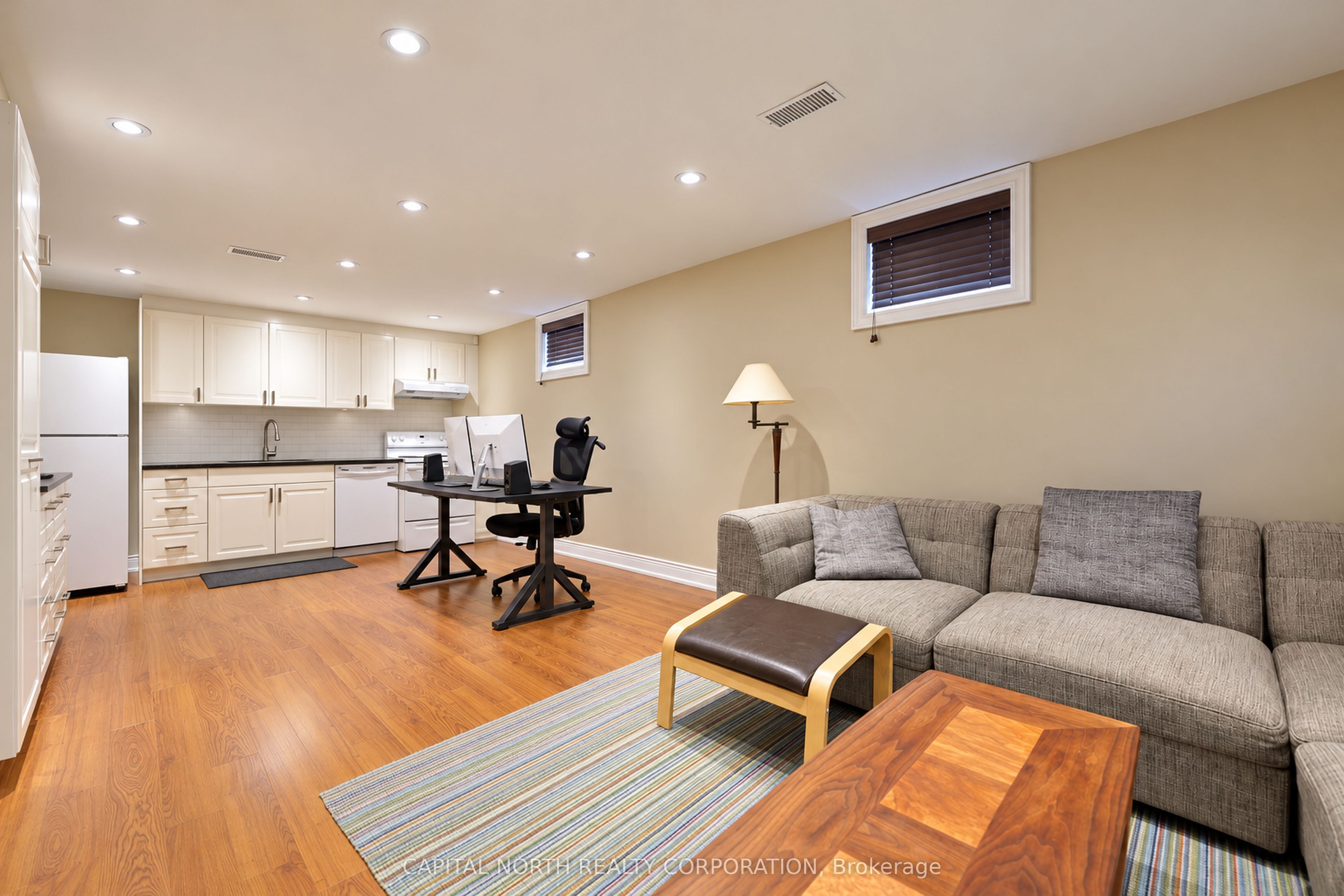 11 Erie Street Property Photo 36