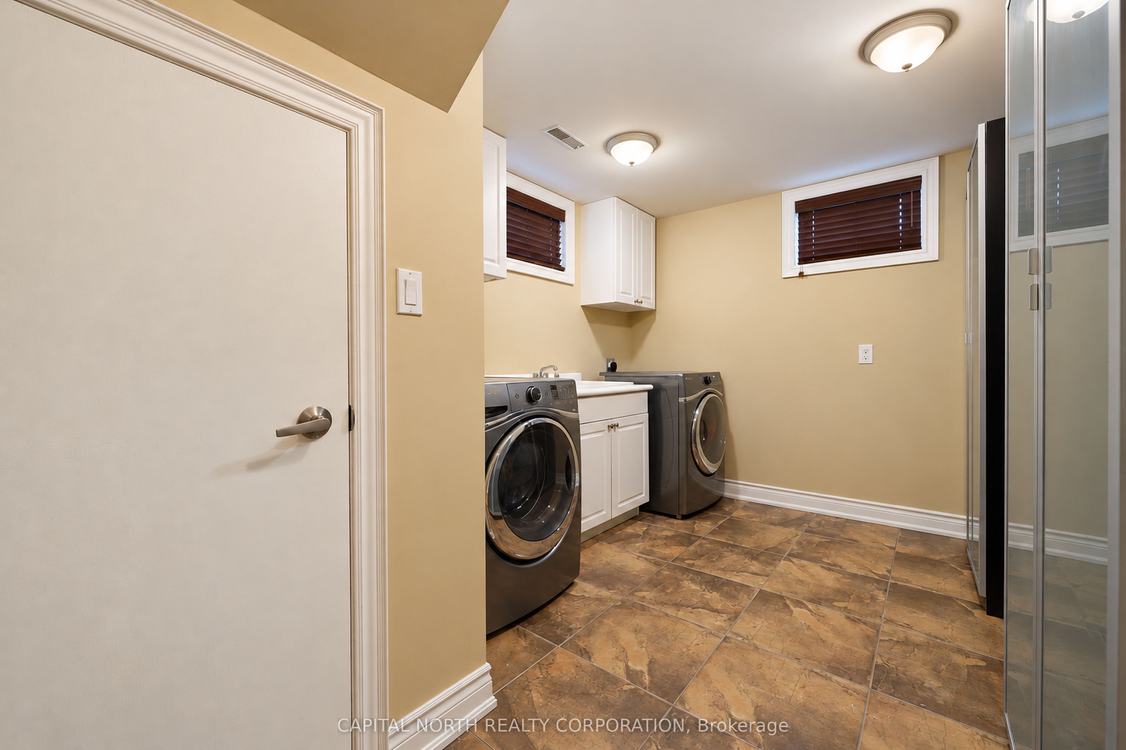 11 Erie Street Property Photo 40