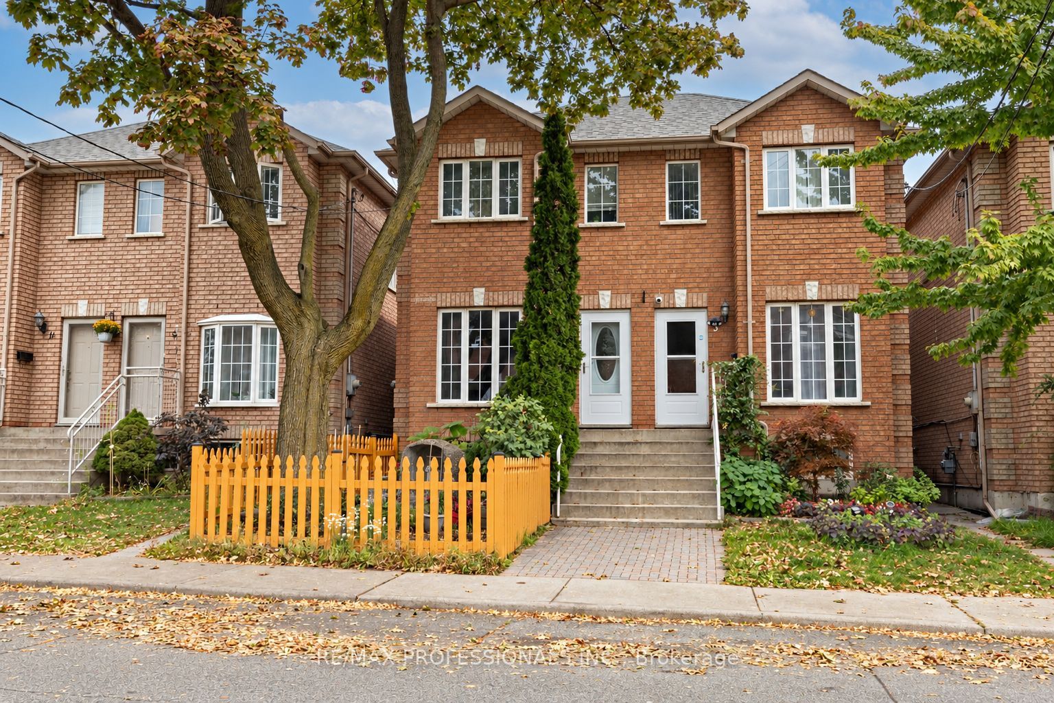 7 Mulock Avenue Property Photo 1