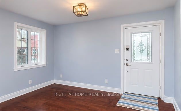 14 Thornton Avenue Main Floor Property Photo 2